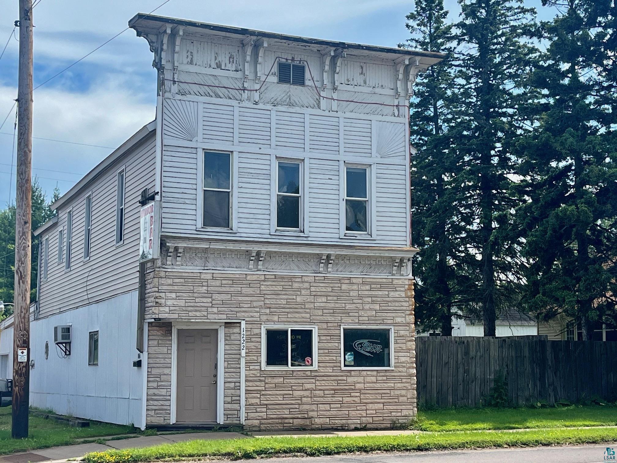 1222 Lakeshore Drive East Ashland WI 54806 6118465 image1