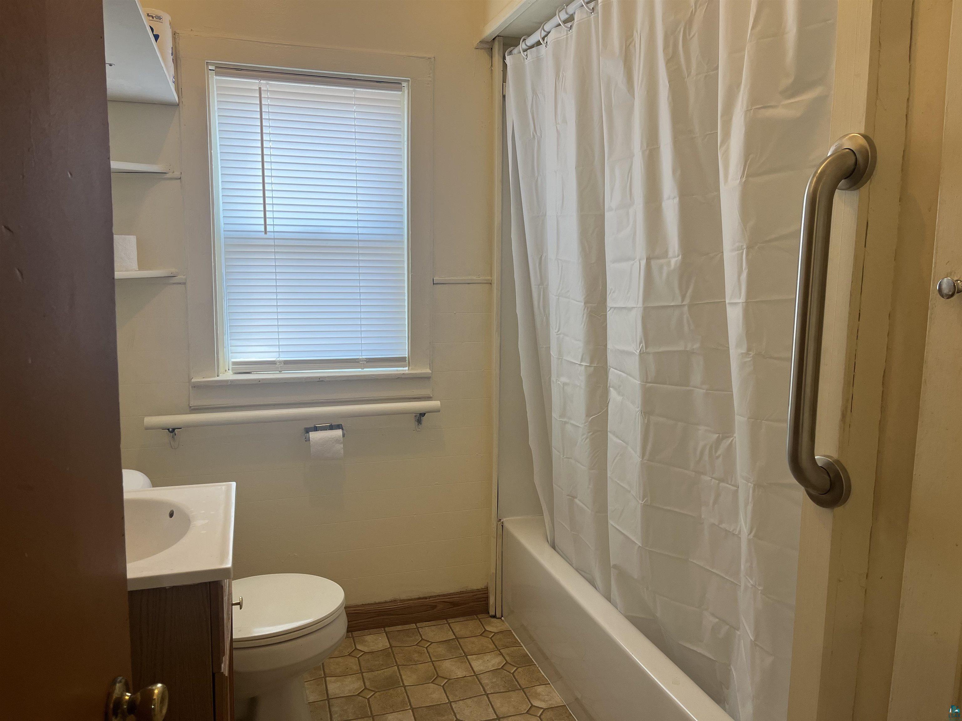 1222 Lakeshore Drive East Ashland WI 54806 6118465 image15