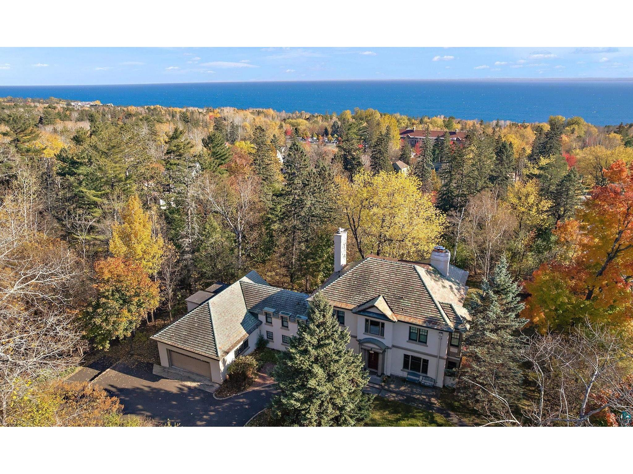 124 N Hawthorne Rd Duluth MN 55812 6123659 image1