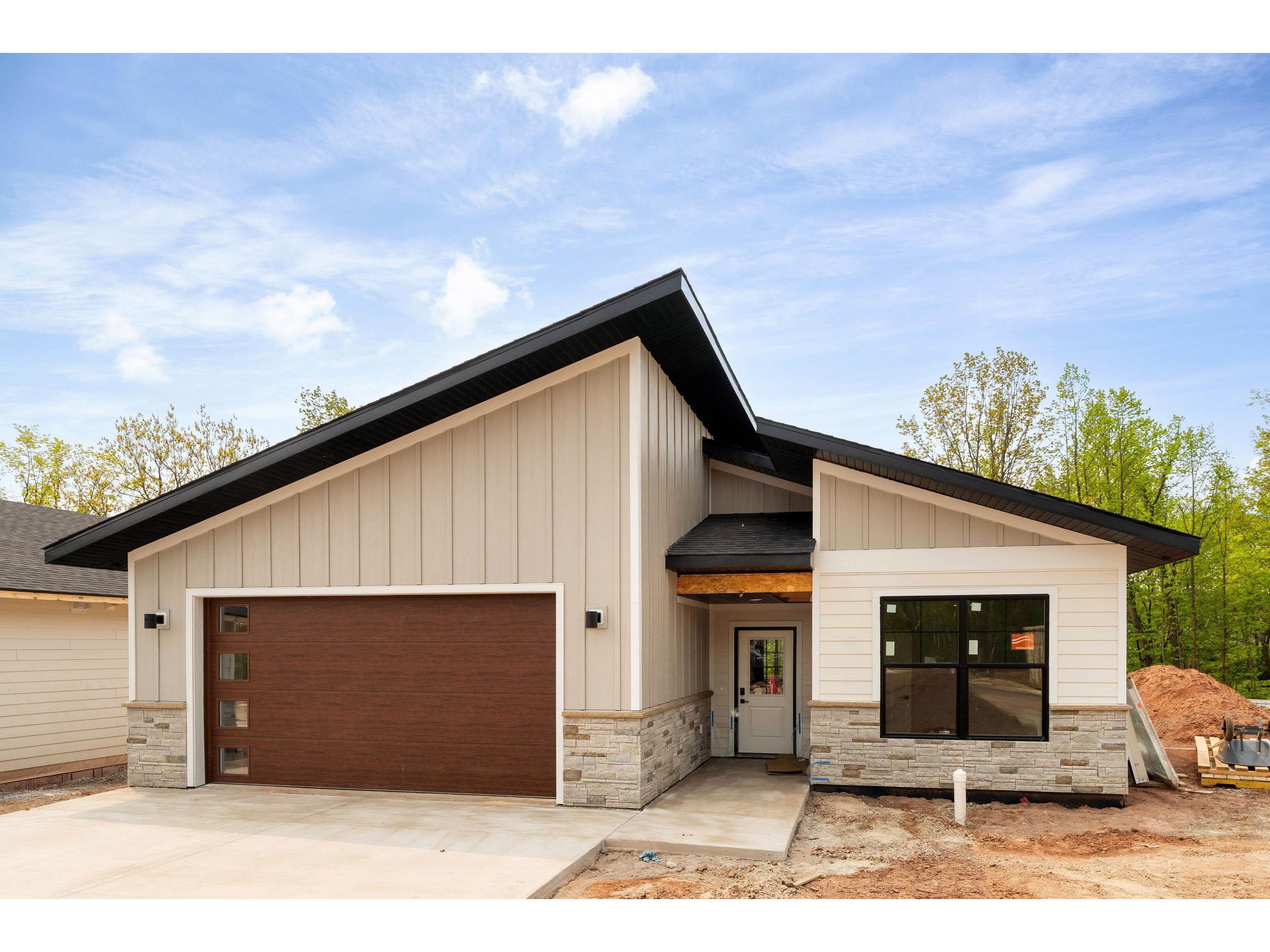 125 Goldys Way Duluth MN 55807 6120851 image1