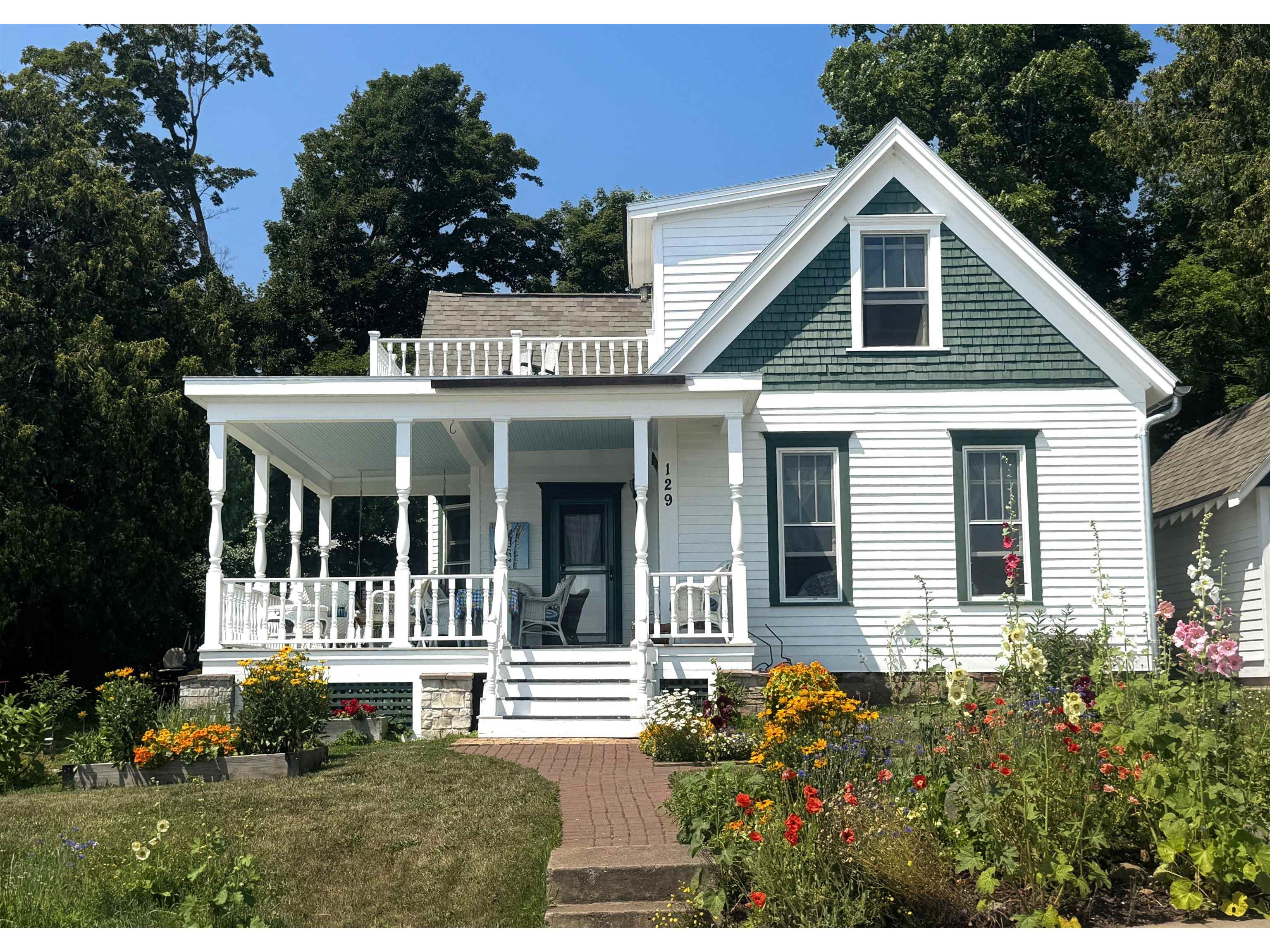 129 N 1st St Bayfield WI 54814 6120786 image1