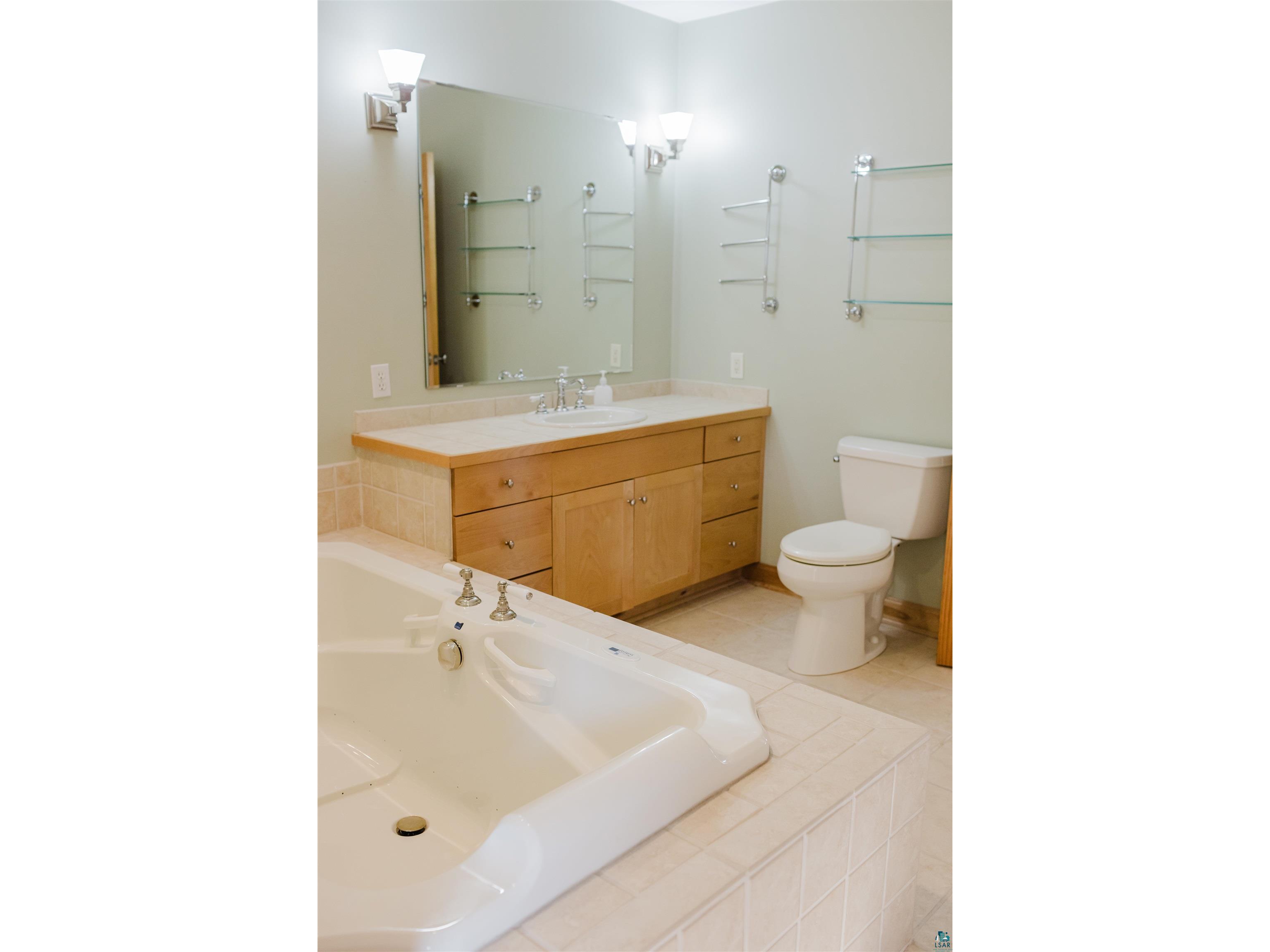 13 W 8th St Duluth MN 55805 6126887 image27