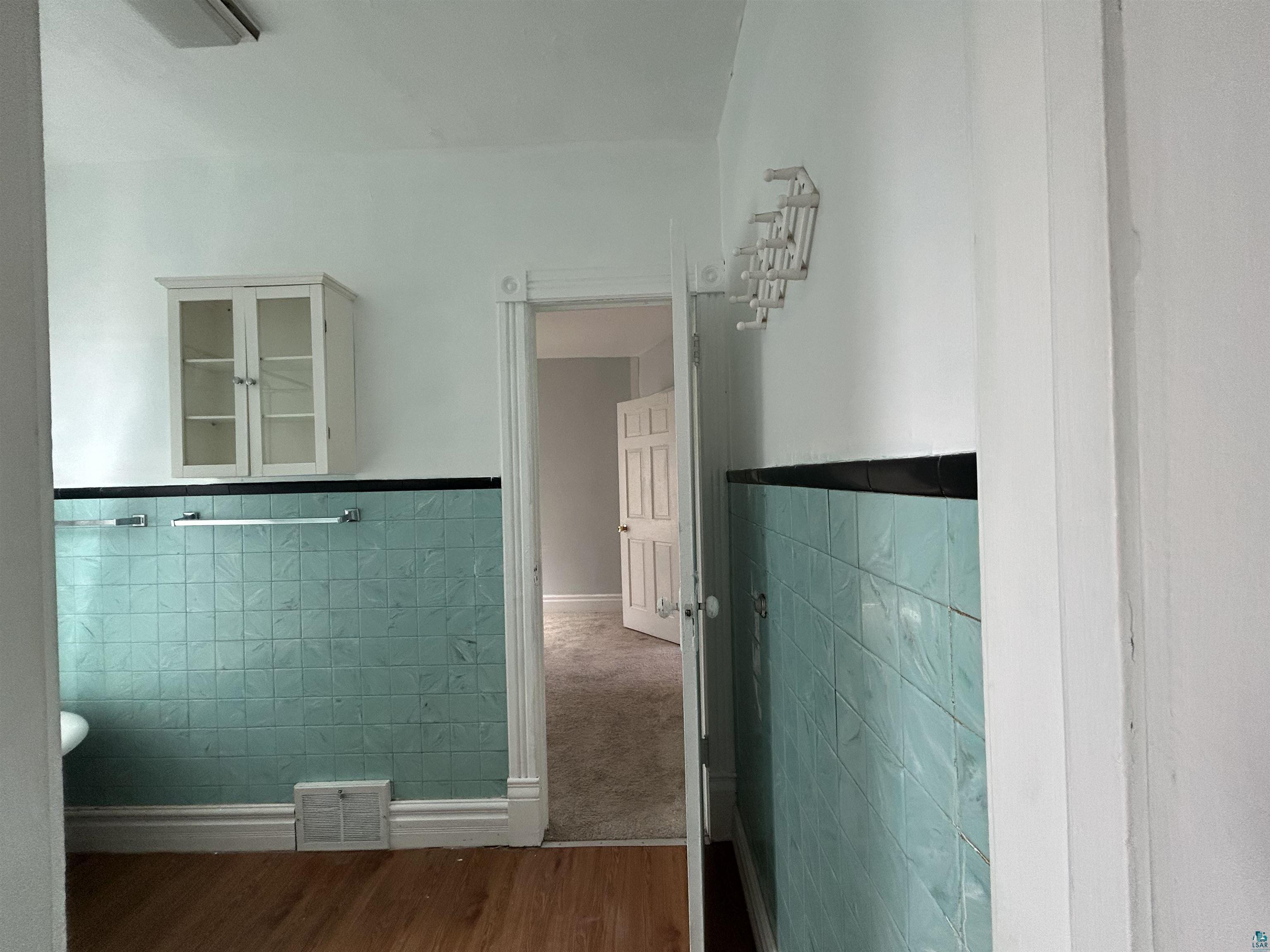 1302 W 1st St Duluth MN 55806 6124937 image21