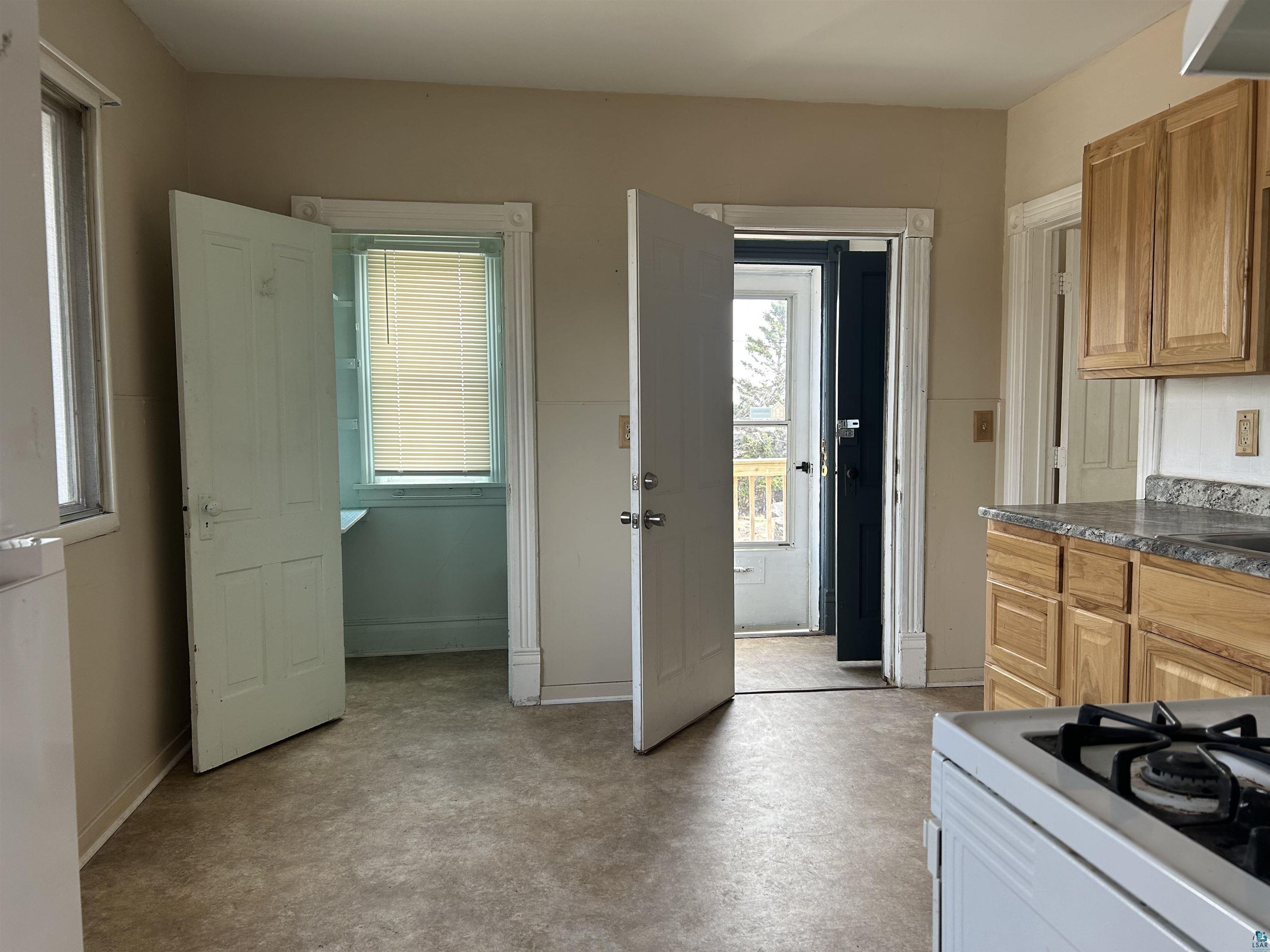 1302 W 1st St Duluth MN 55806 6124937 image23