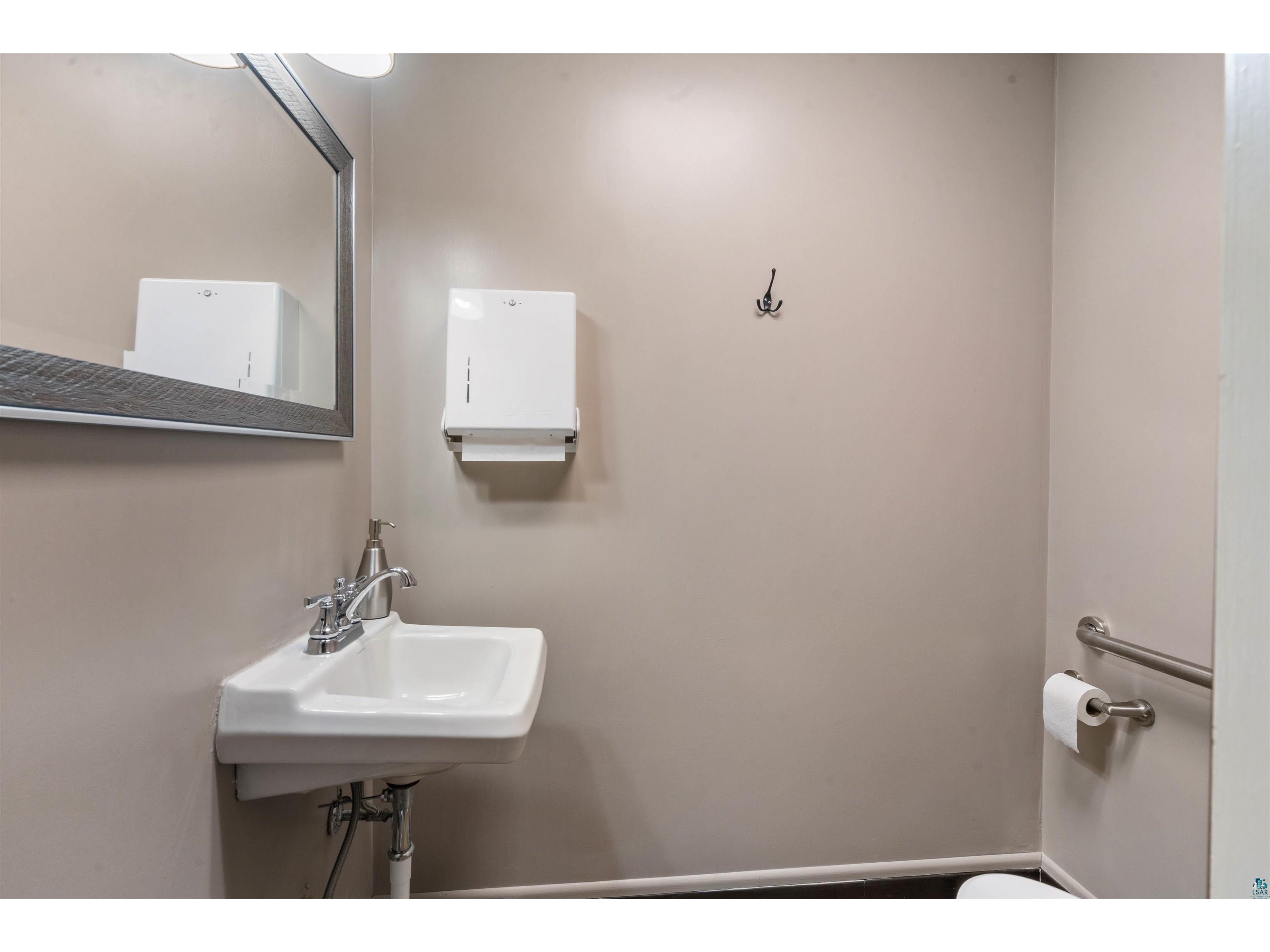 1304 Hammond Ave Superior WI 54880 6126801 image26