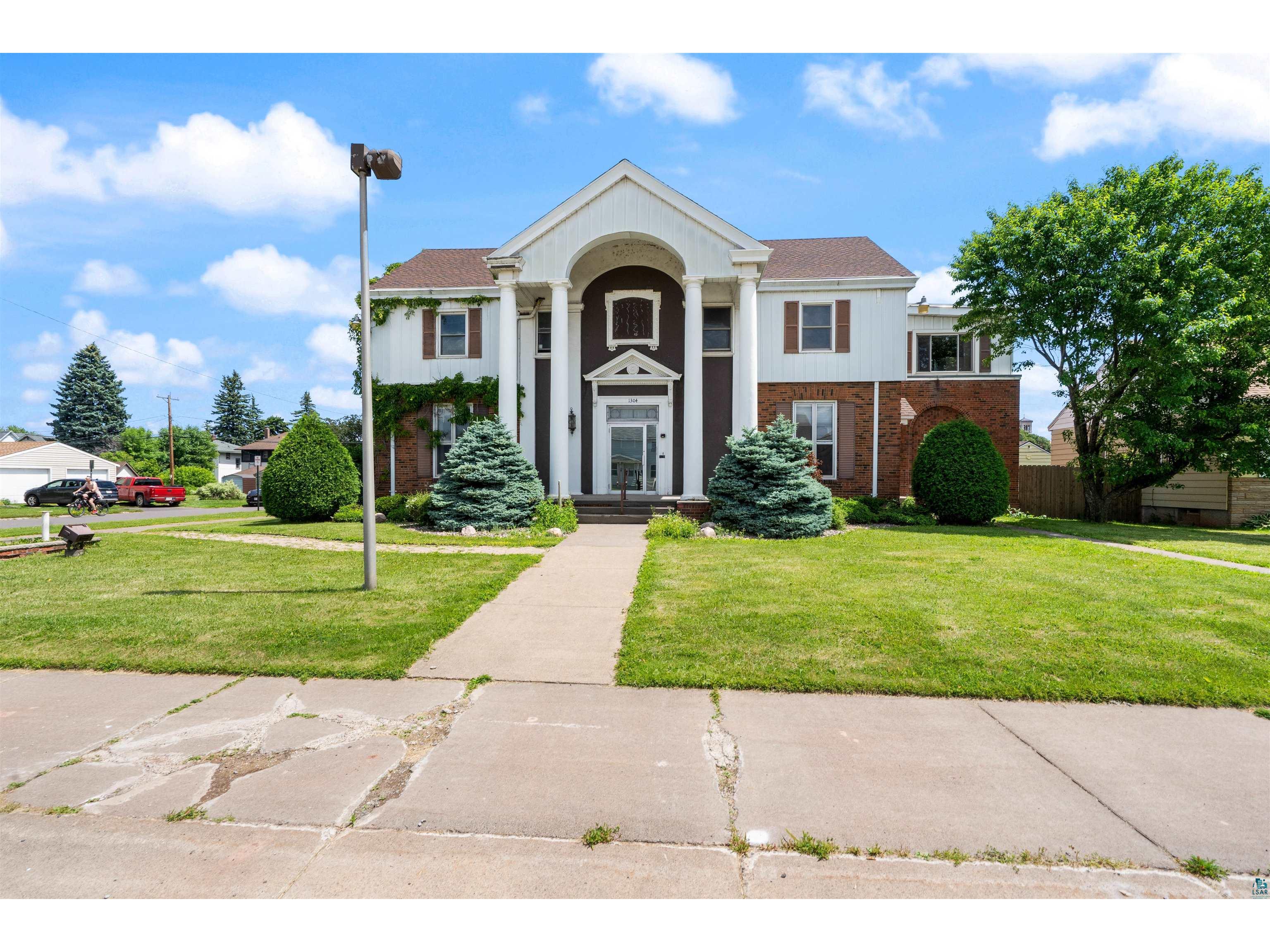 1304 Hammond Ave Superior WI 54880 6126803 image1