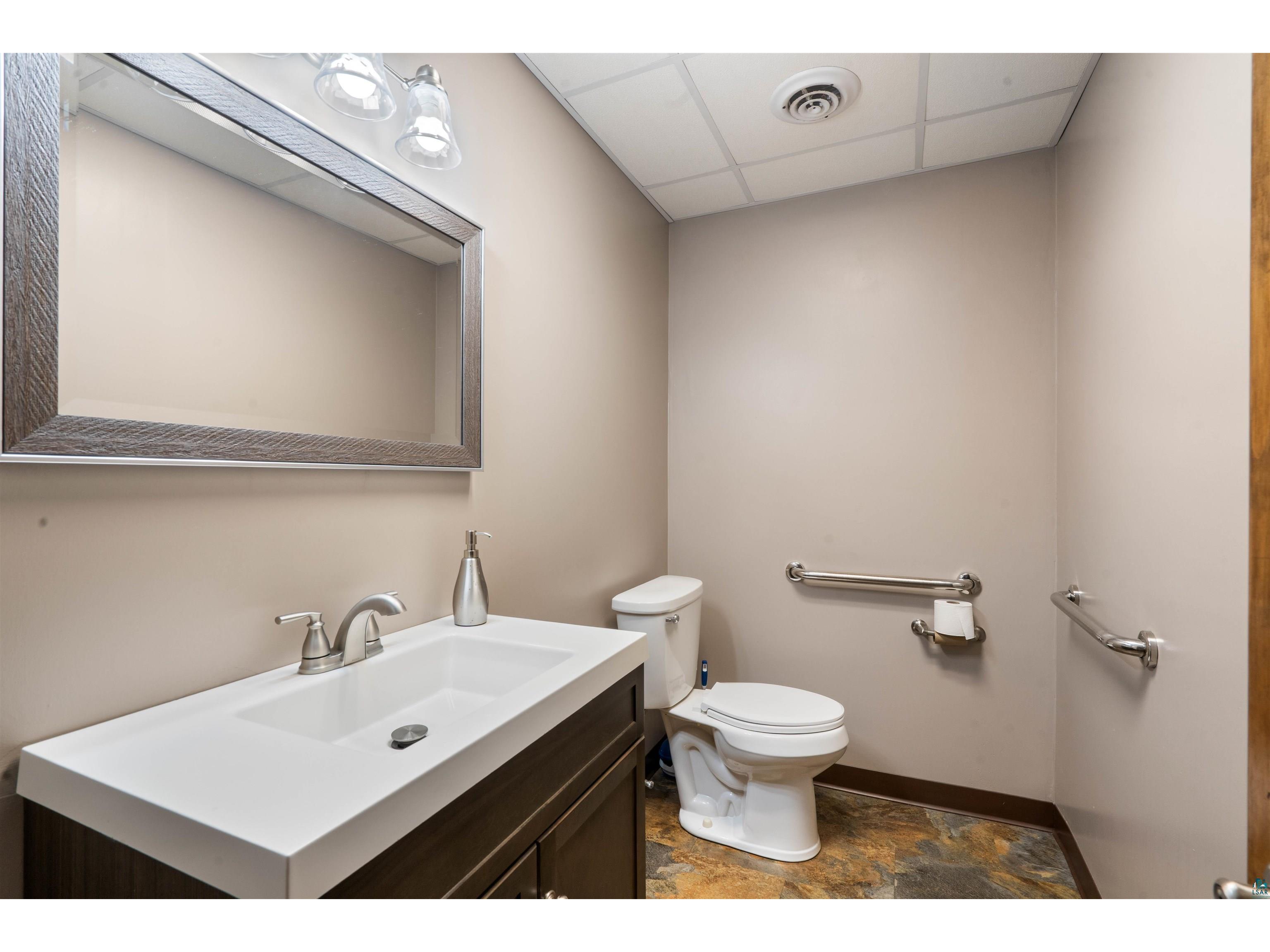 1304 Hammond Ave Superior WI 54880 6126803 image11