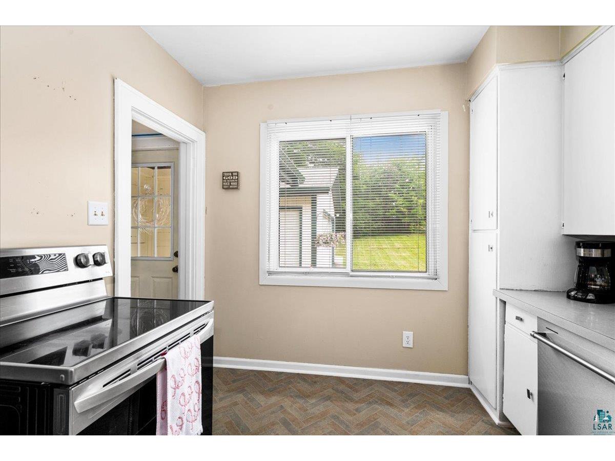 131 E Winona St Duluth MN 55803 6126067 image16