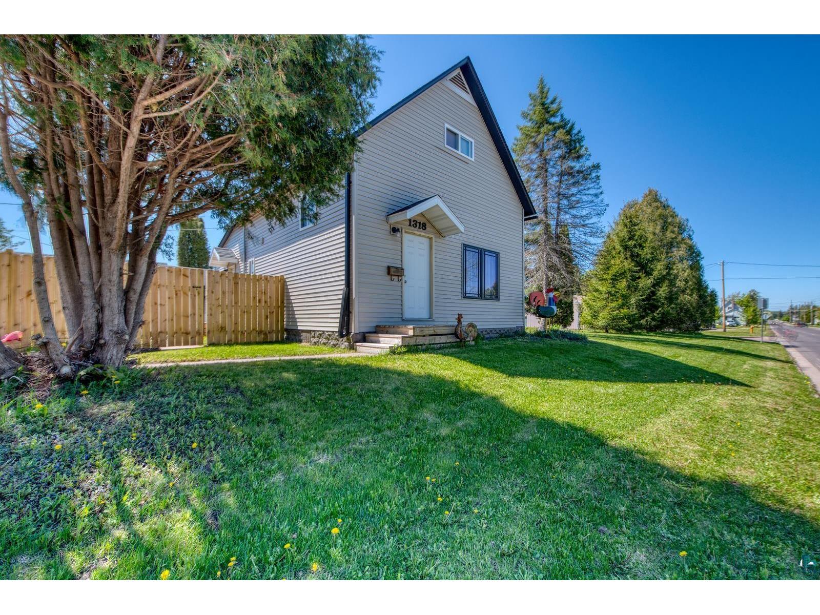 1318 6th St W Ashland WI 54806 6124196 image1
