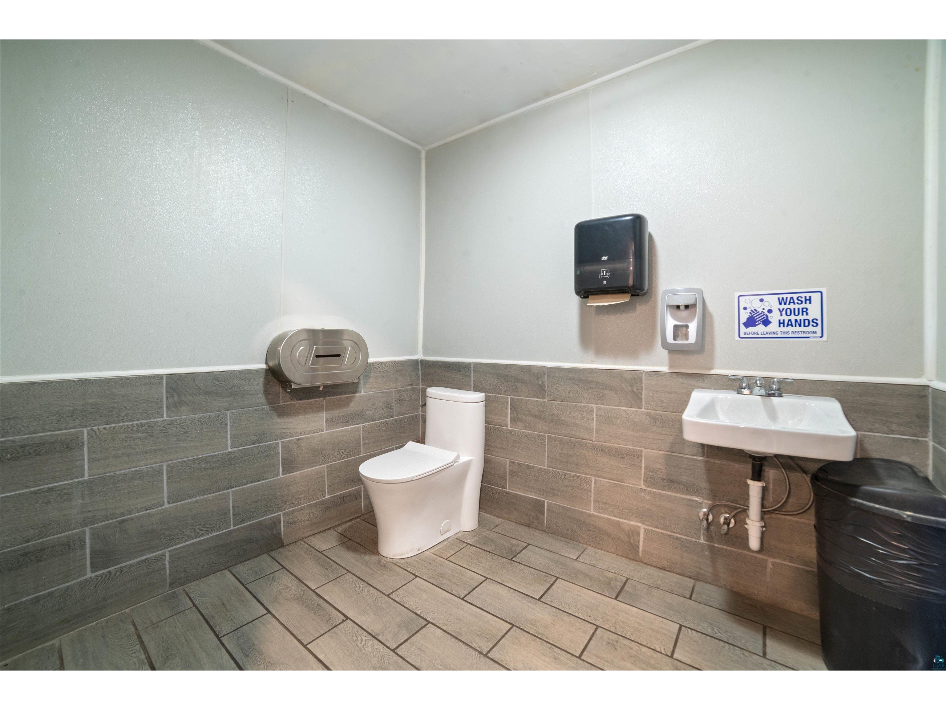 1321 Commonwealth Ave Duluth MN 55808 6111643 image18