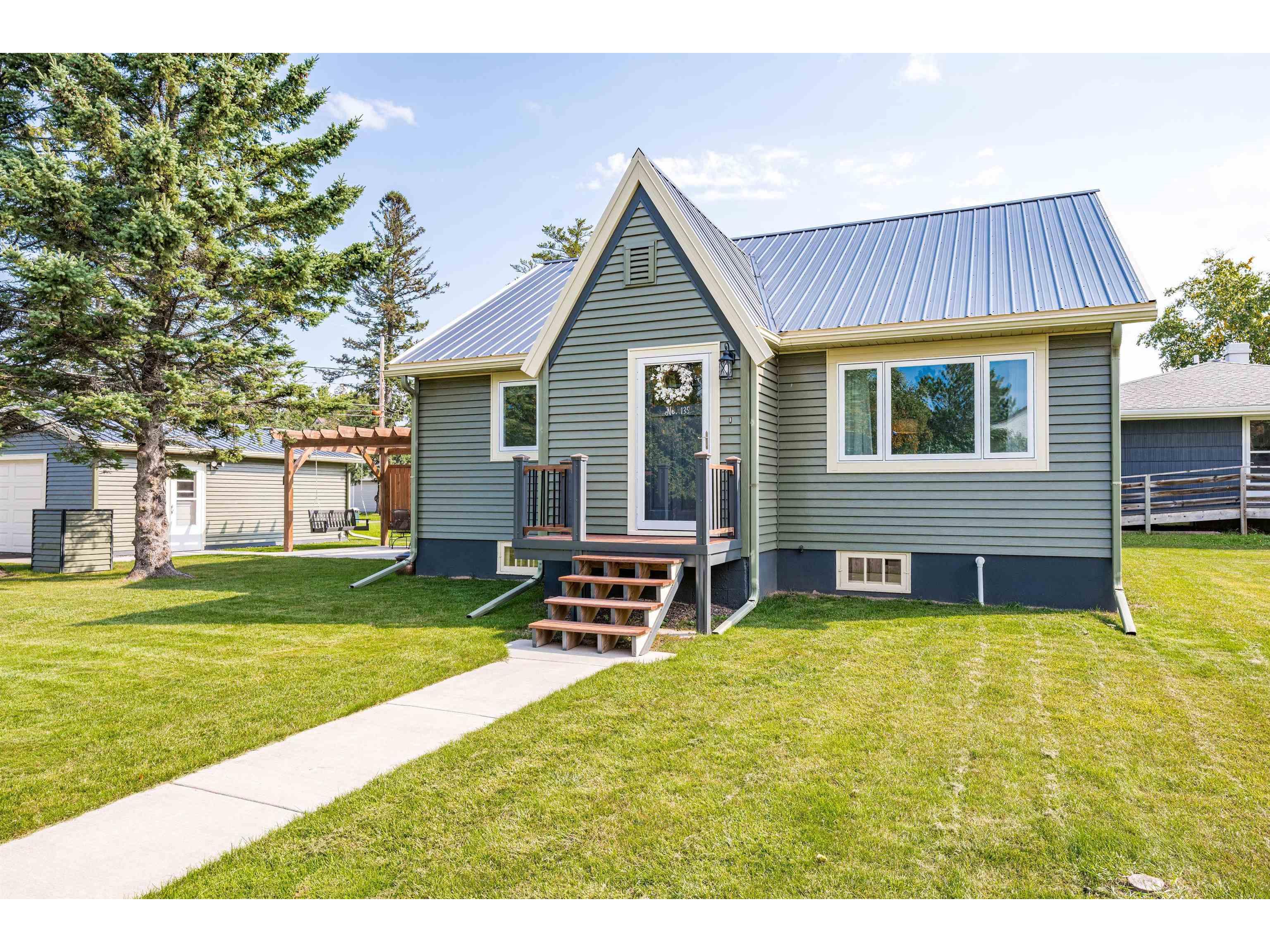 135 1st Ave Two Harbors MN 55616 6121968 image1