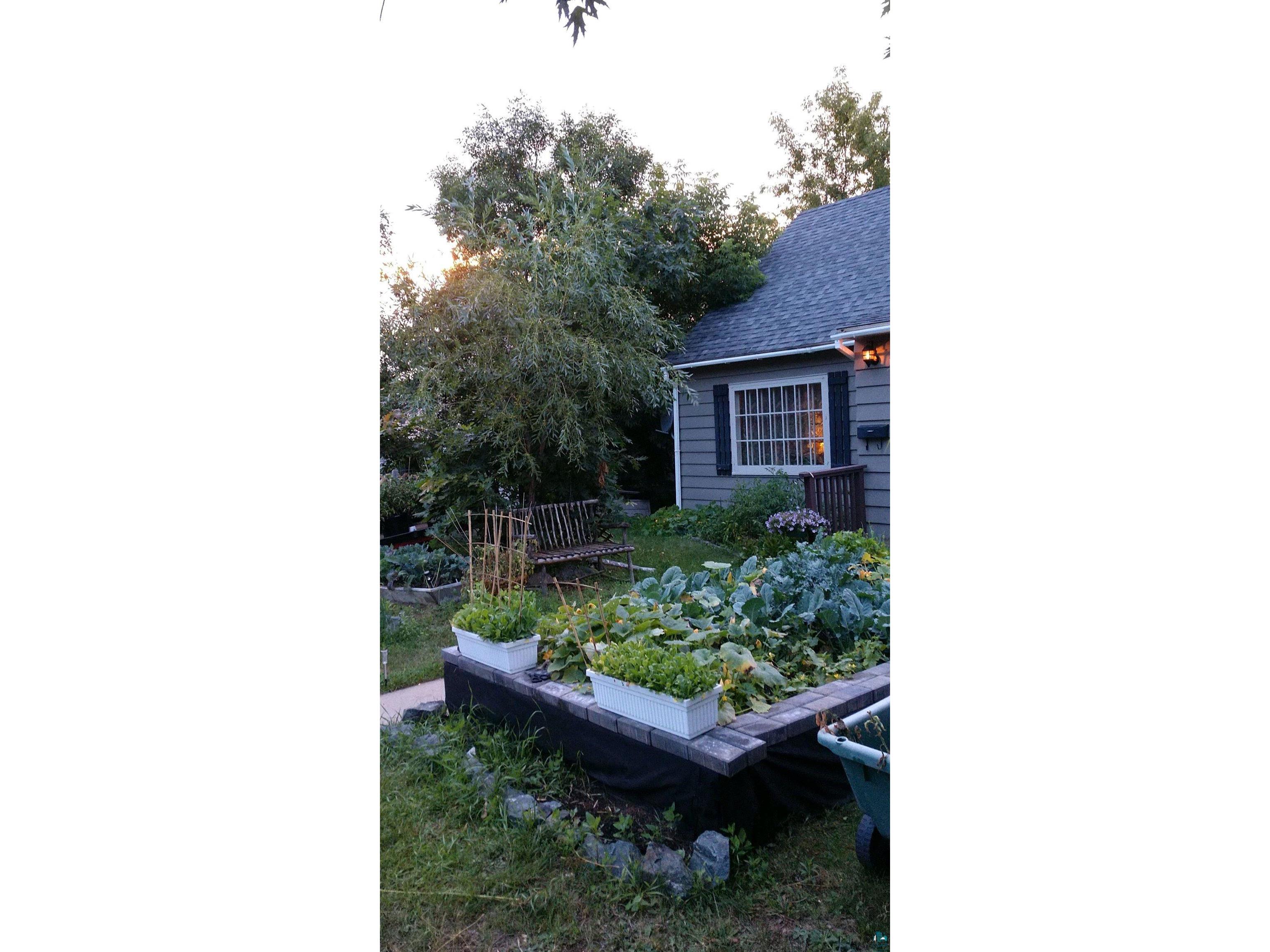 137 E Boundary St Ely MN 55731 6108049 image1