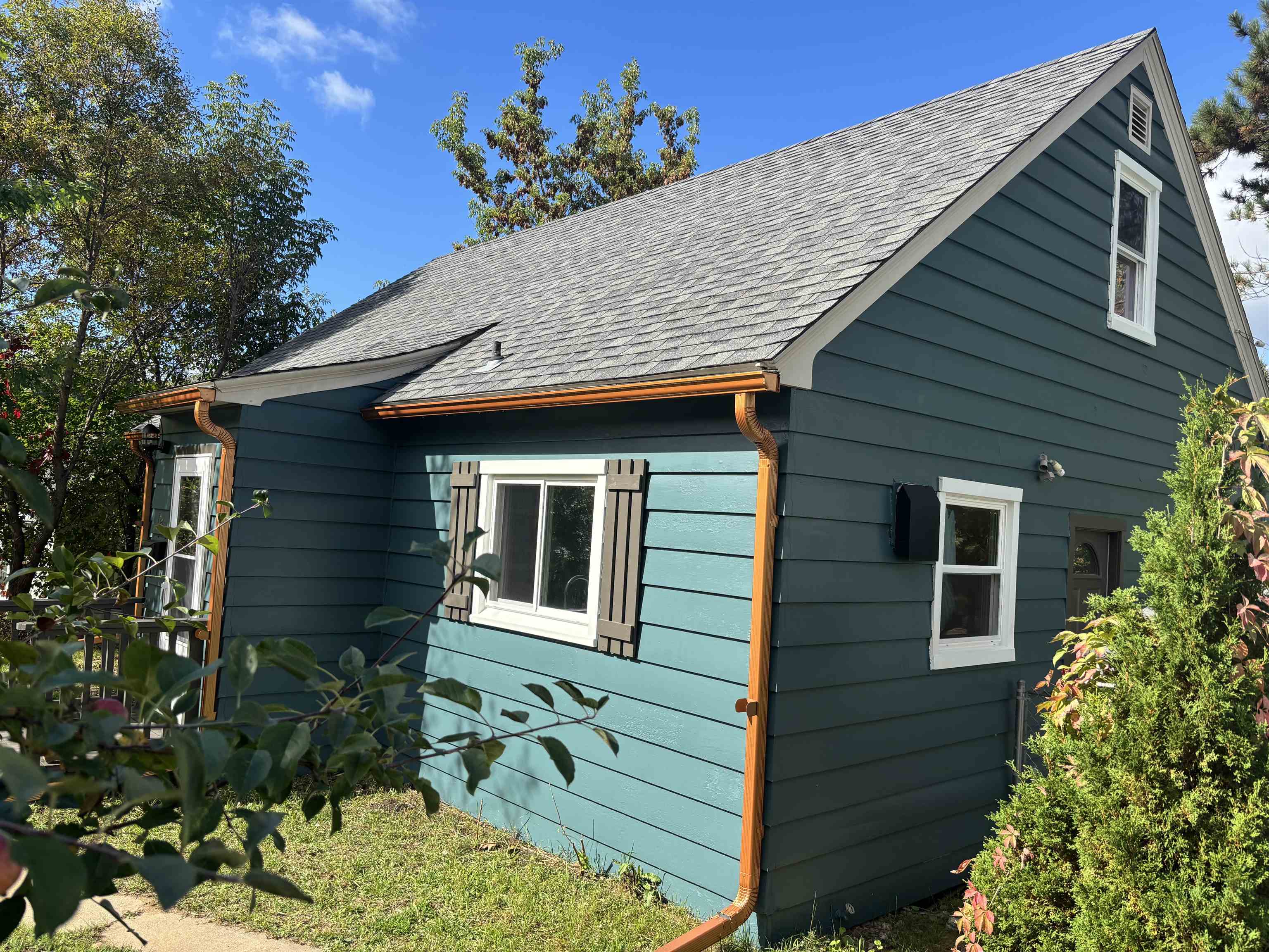 137 E Boundary St Ely MN 55731 6122069 image1