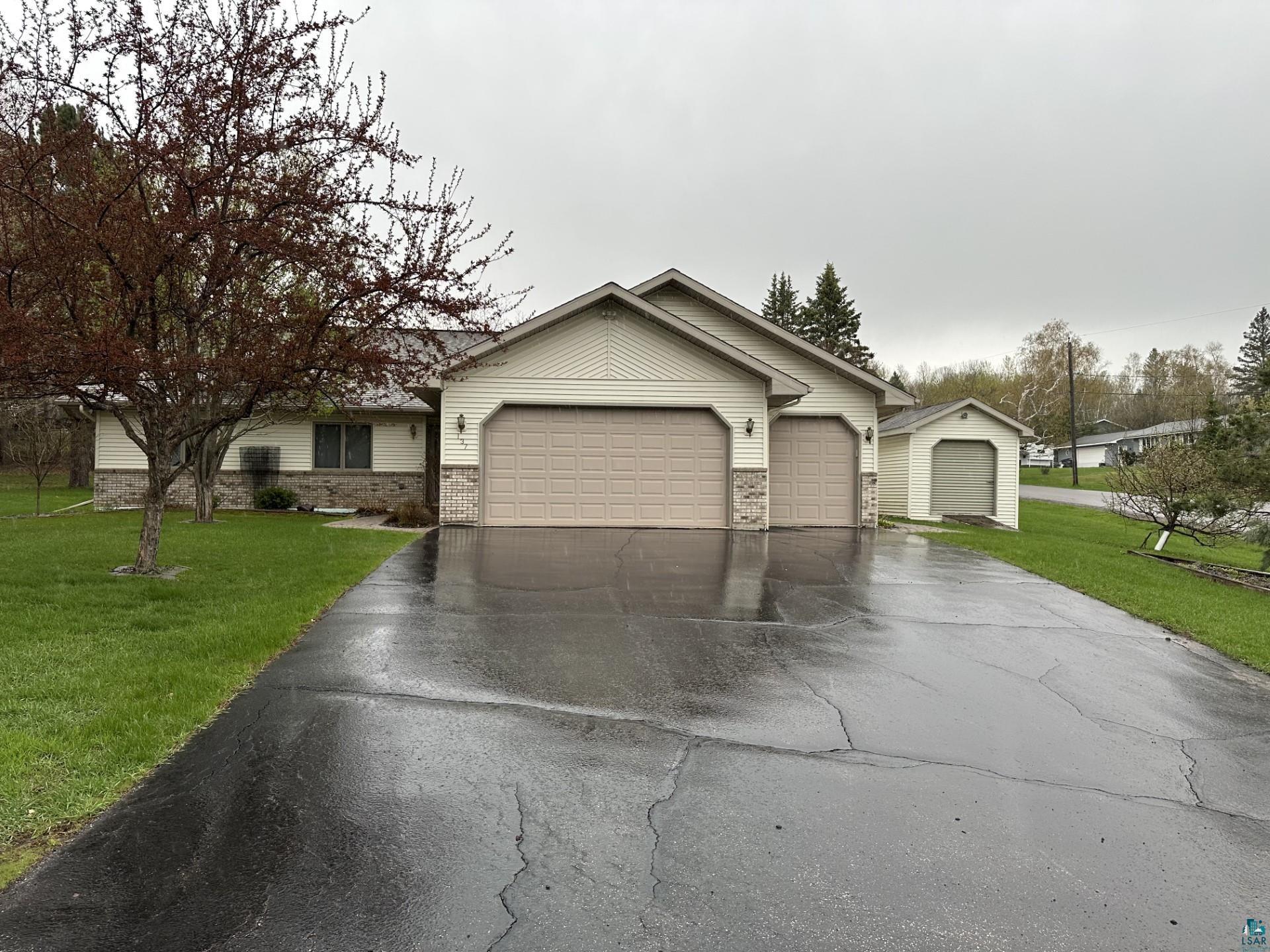 137 W Ideal St Duluth MN 55811 6108107 image1