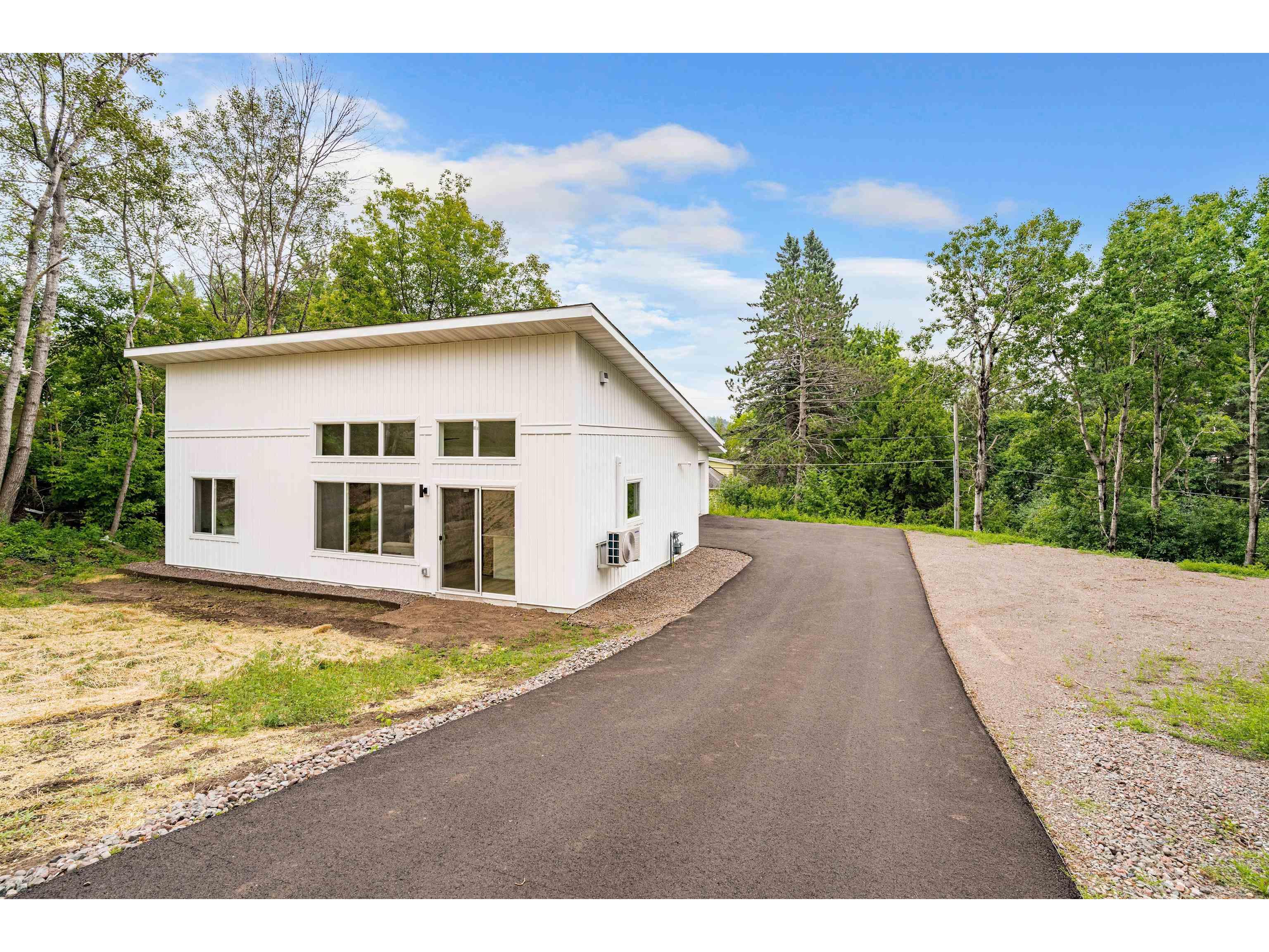 14 W Linden St Duluth MN 55811 6123025 image1