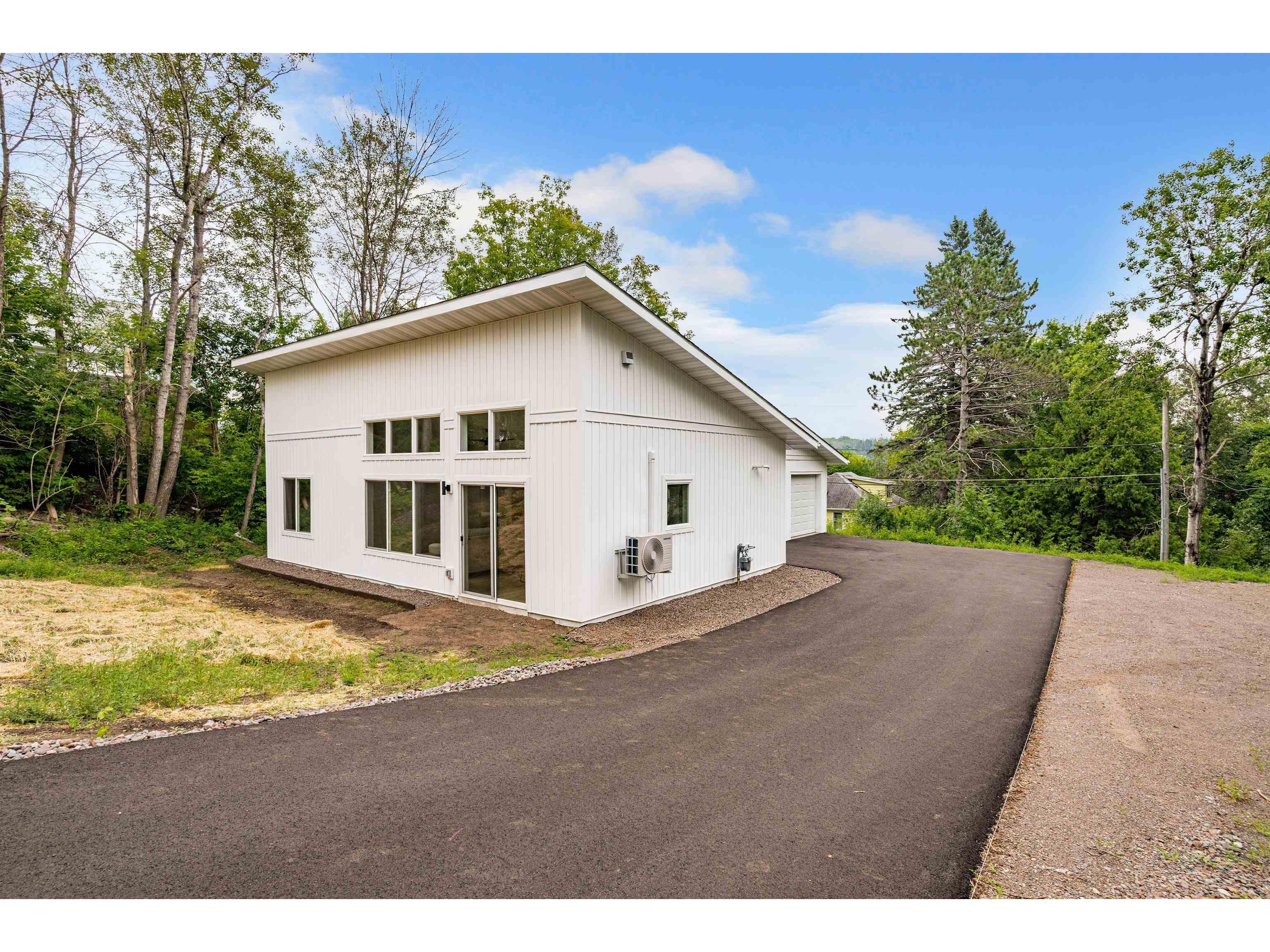 14 W Linden St Duluth MN 55811 6123025 image16