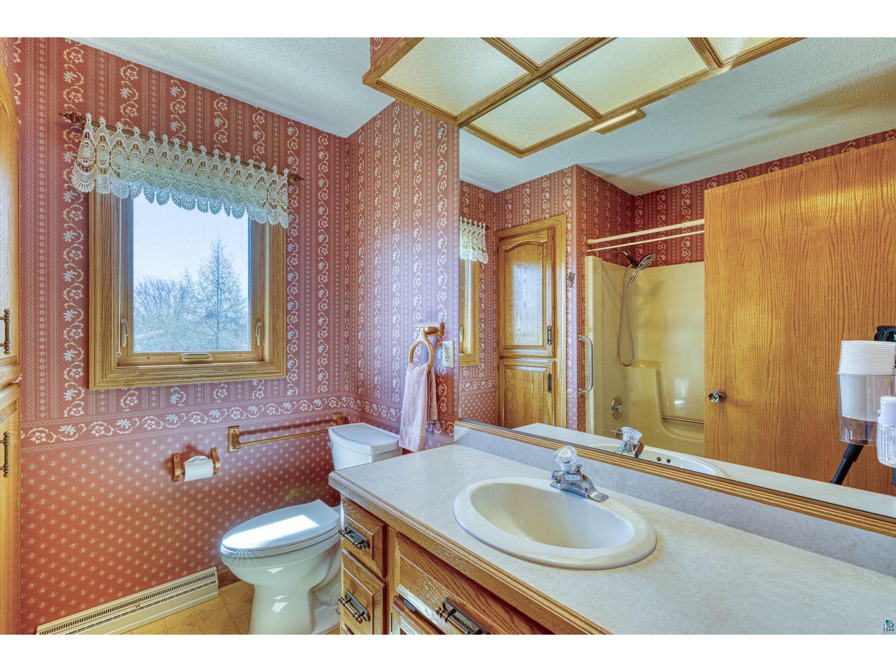 1404 E 10th St Superior WI 54880 6125148 image26