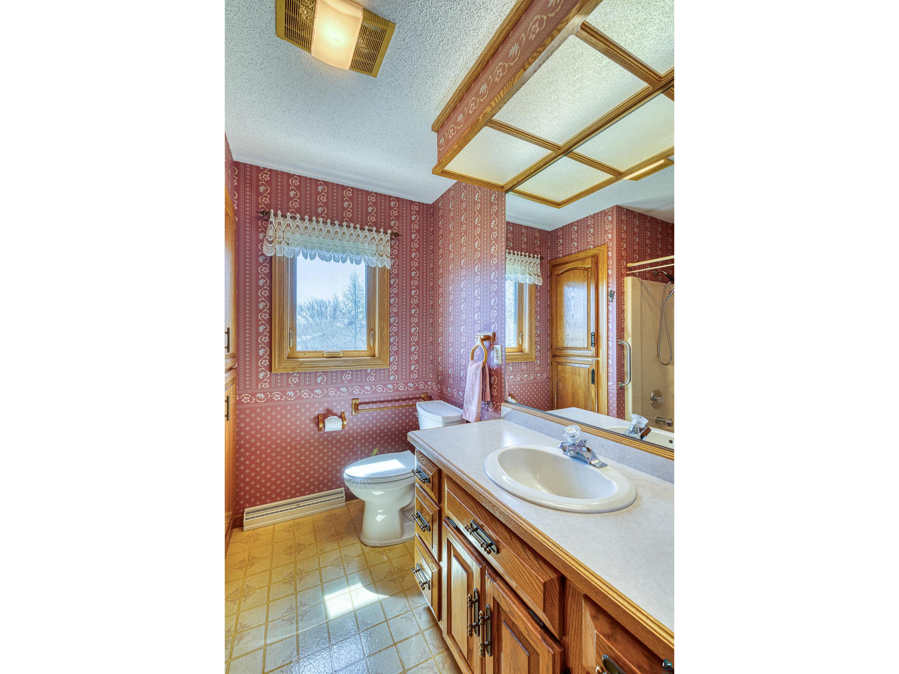 1404 E 10th St Superior WI 54880 6125148 image27