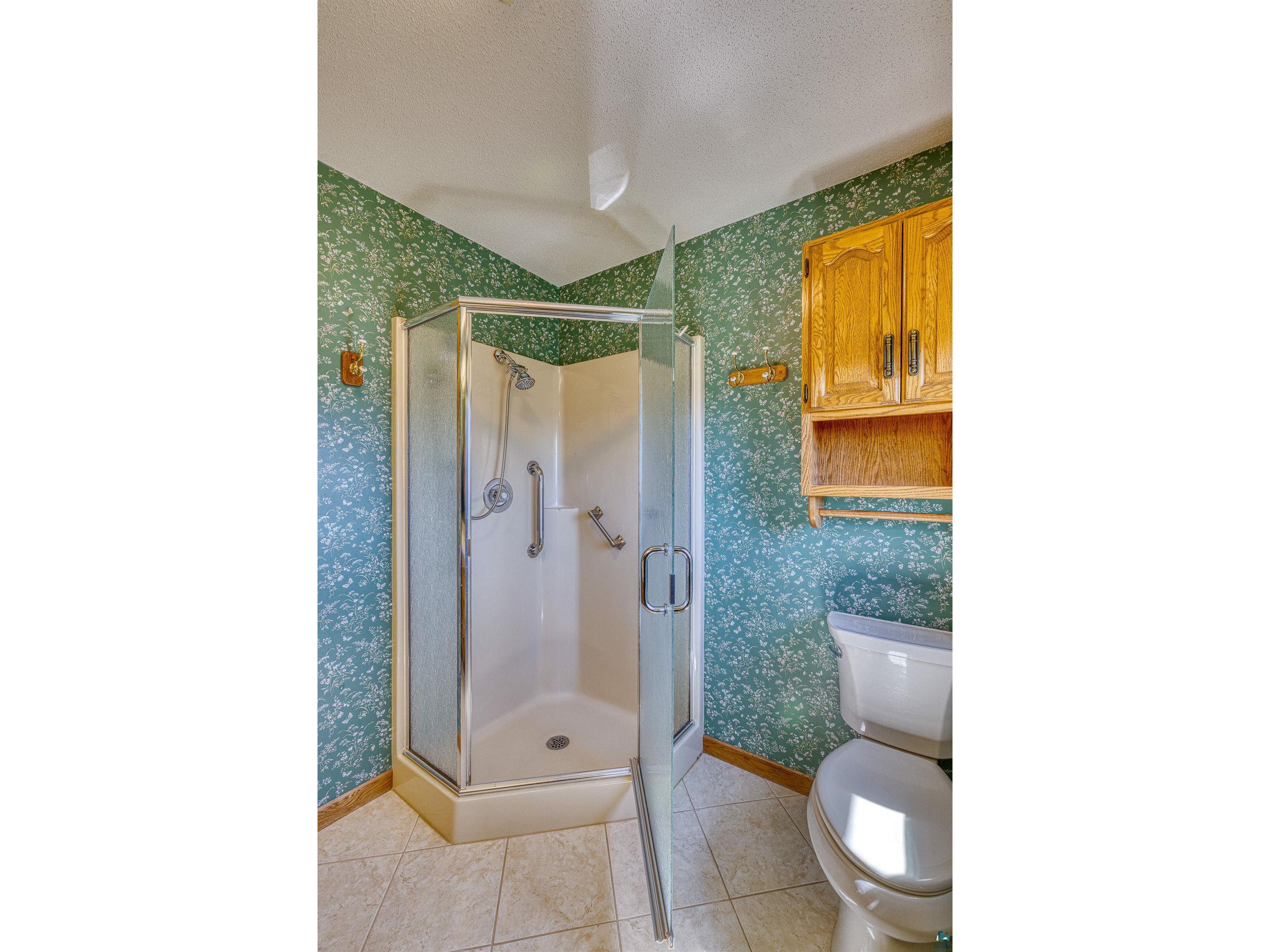 1404 E 10th St Superior WI 54880 6125148 image33