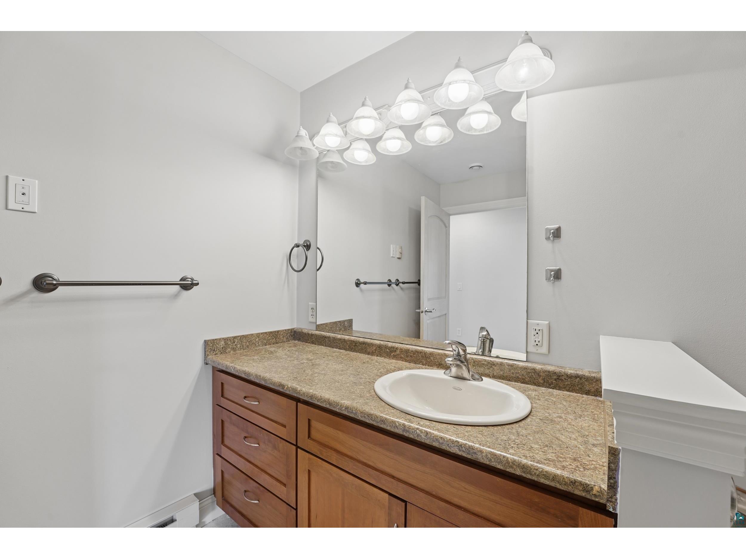 1422 New York Ave Superior WI 54880 6125768 image14
