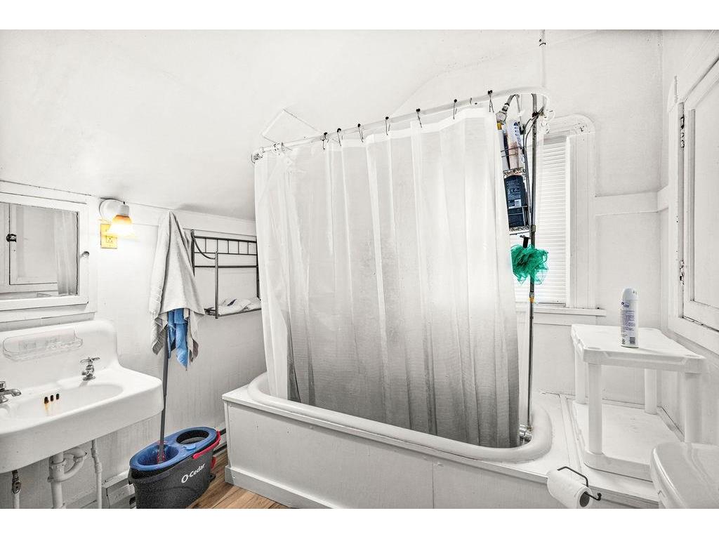 1426-1428 E 1st St Duluth MN 55805 6121429 image20