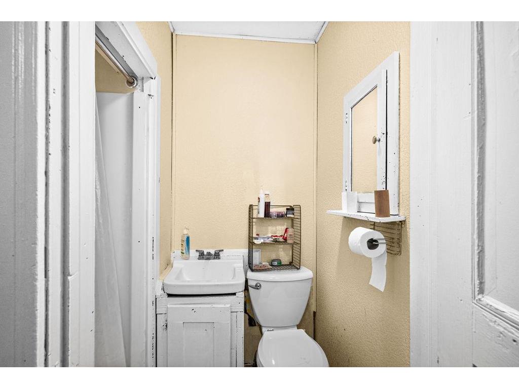 1426-1428 E 1st St Duluth MN 55805 6121429 image4