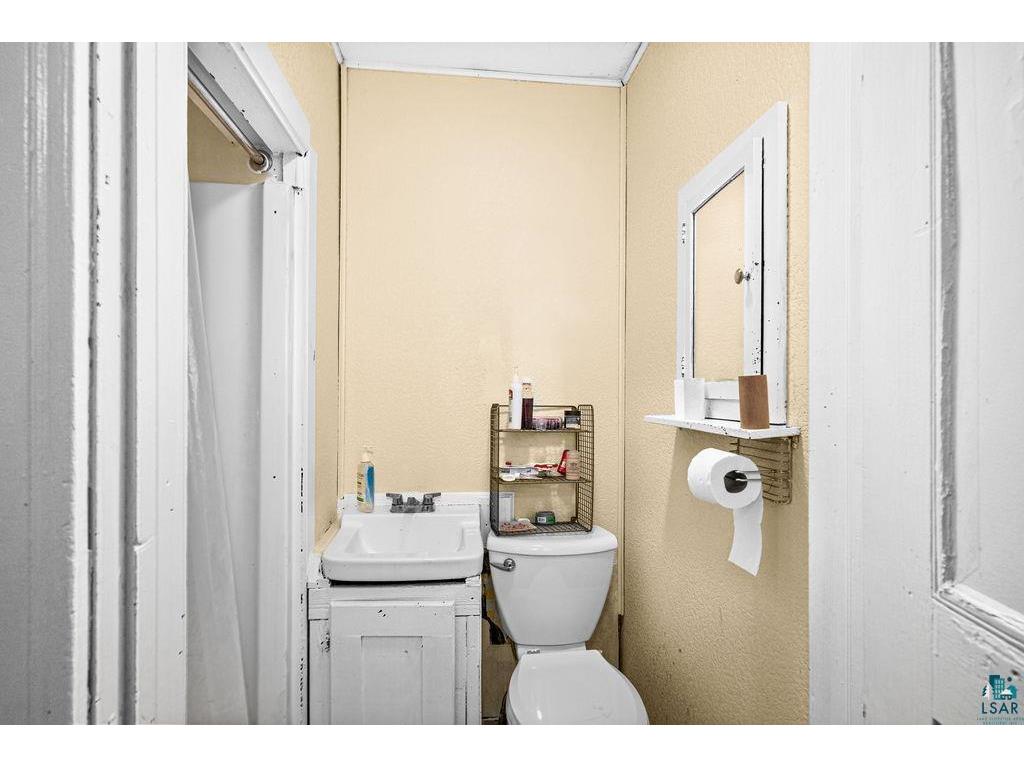 1426-1428 E 1st St Duluth MN 55805 6124186 image3