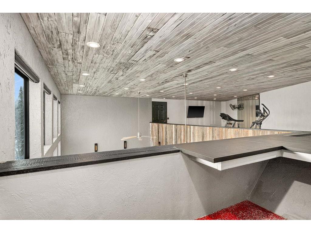 1430 Stoney Point Dr Duluth MN 55804 - Lake Superior 6123383 image35