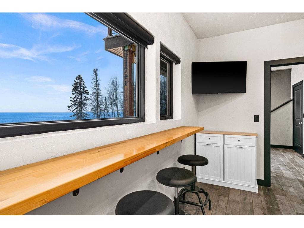 1430 Stoney Point Dr Duluth MN 55804 - Lake Superior 6123383 image43