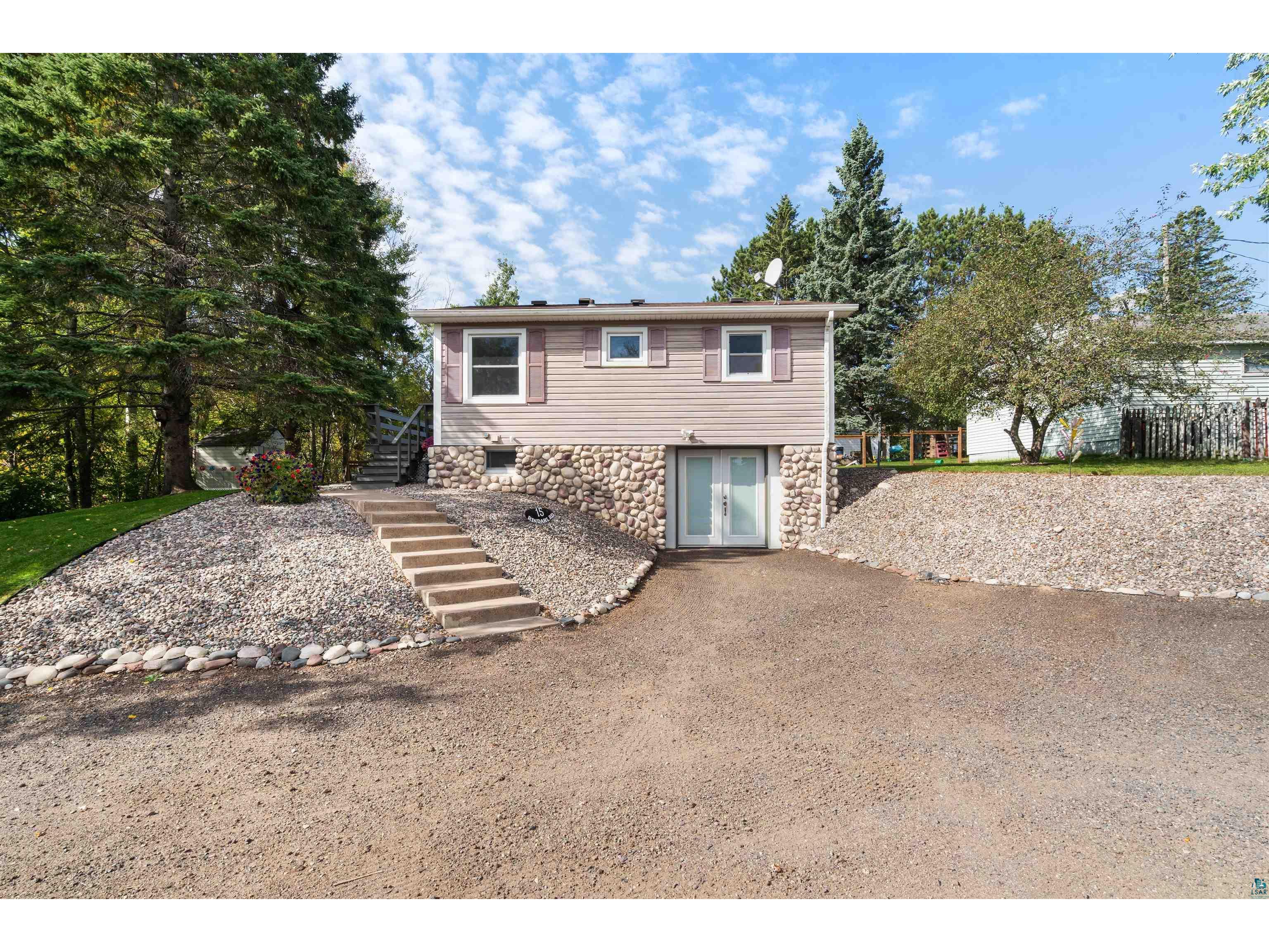 15 Rindahl Ln Duluth MN 55811 6126627 image1