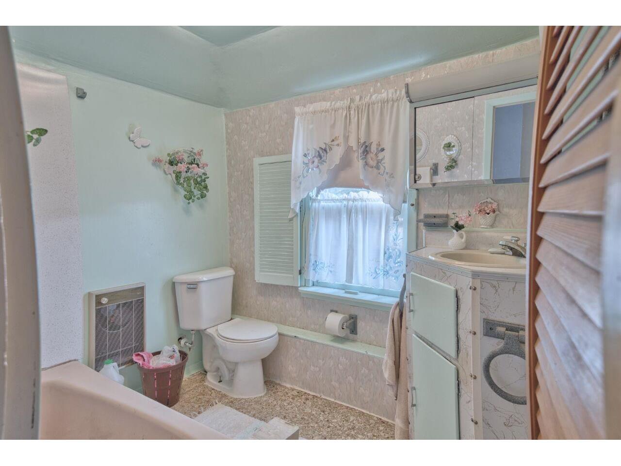 15 W 4th Ave N Aurora MN 55705 6121891 image25