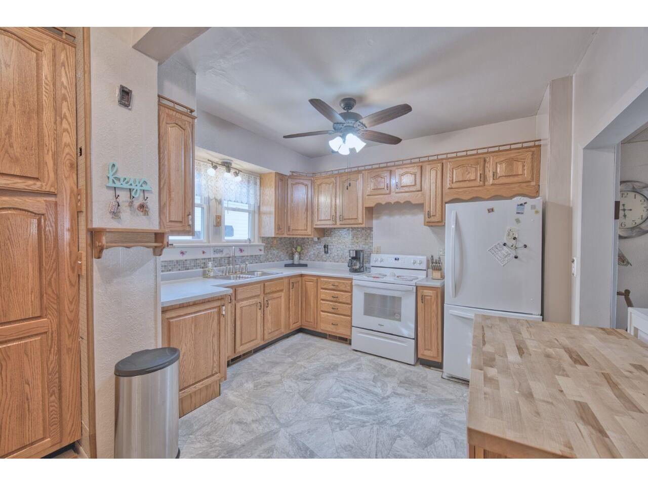 15 W 4th Ave N Aurora MN 55705 6121891 image4