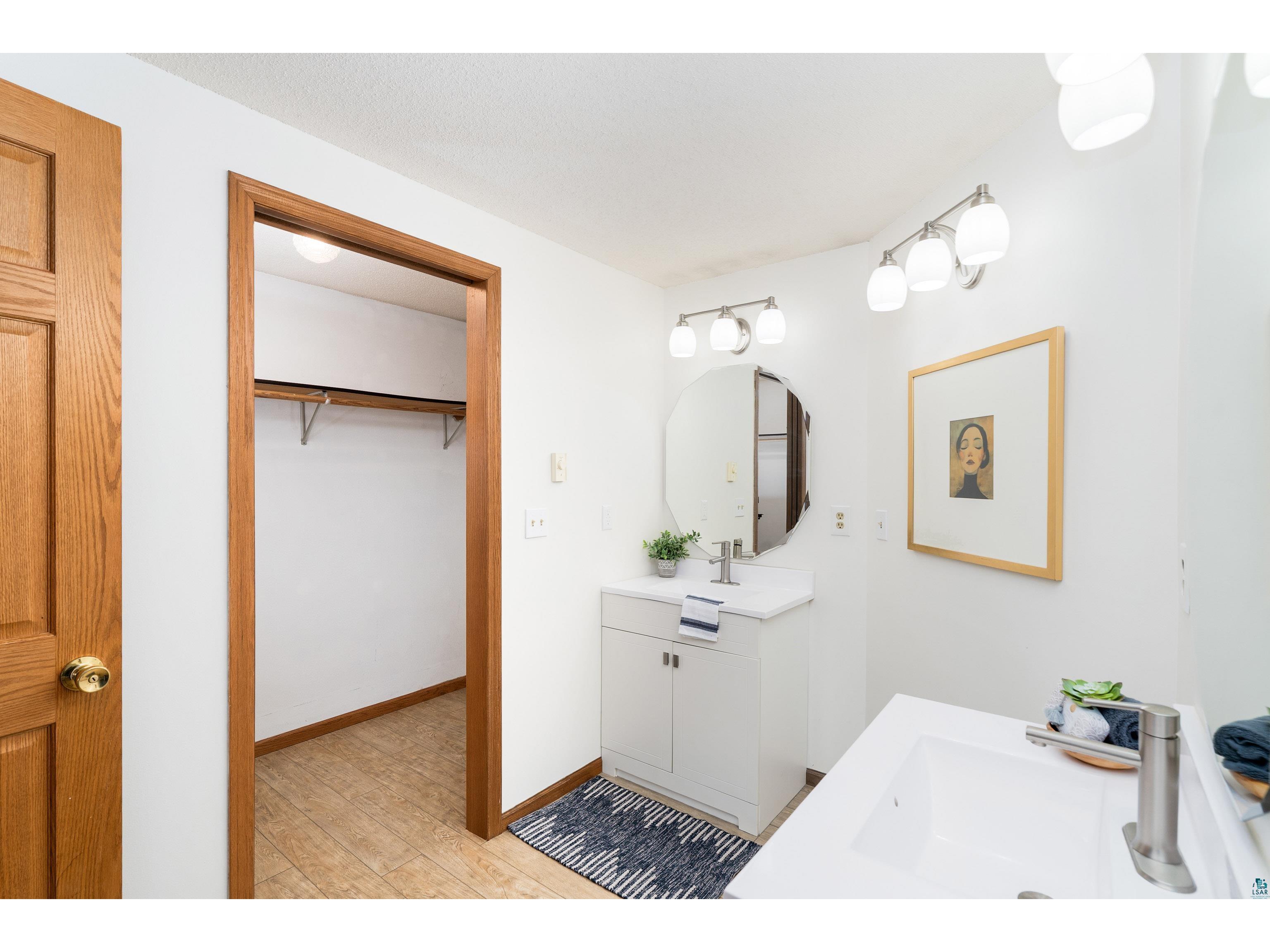 1504 Minneapolis Ave Duluth MN 55803 6124915 image35