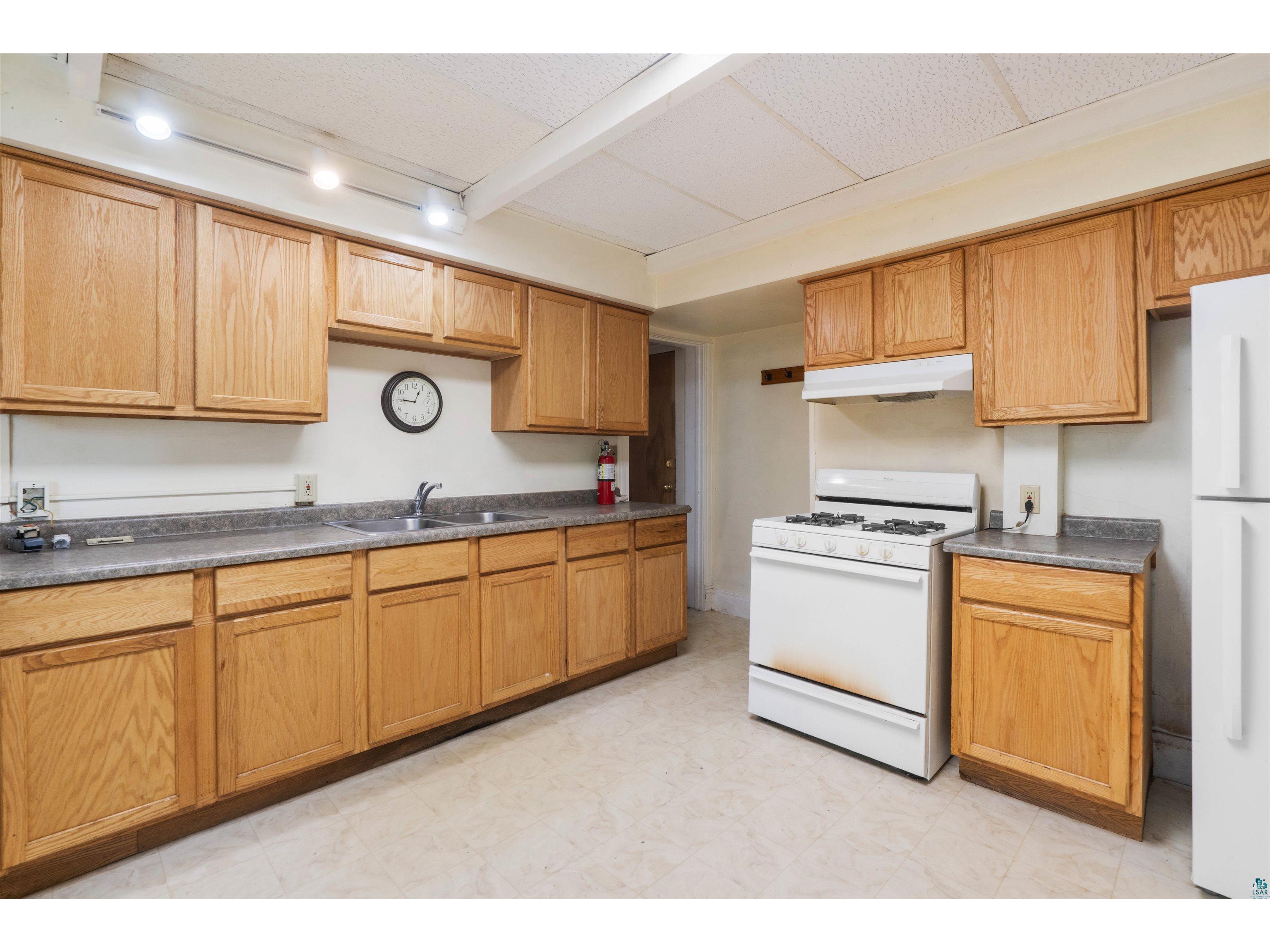1511 E 4th St Duluth MN 55812 6125910 image10