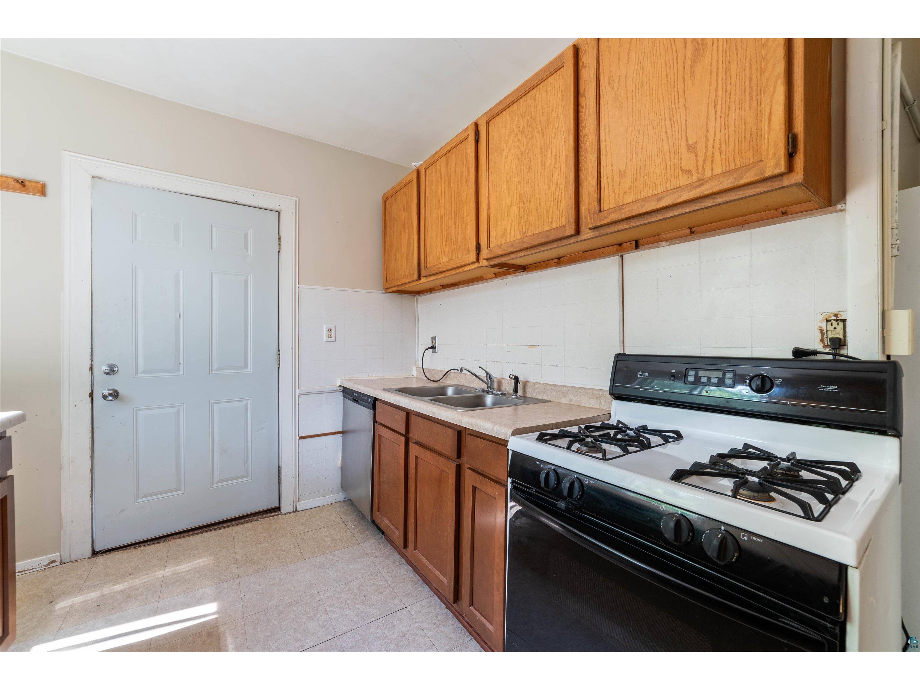 1511 E 4th St Duluth MN 55812 6125910 image17