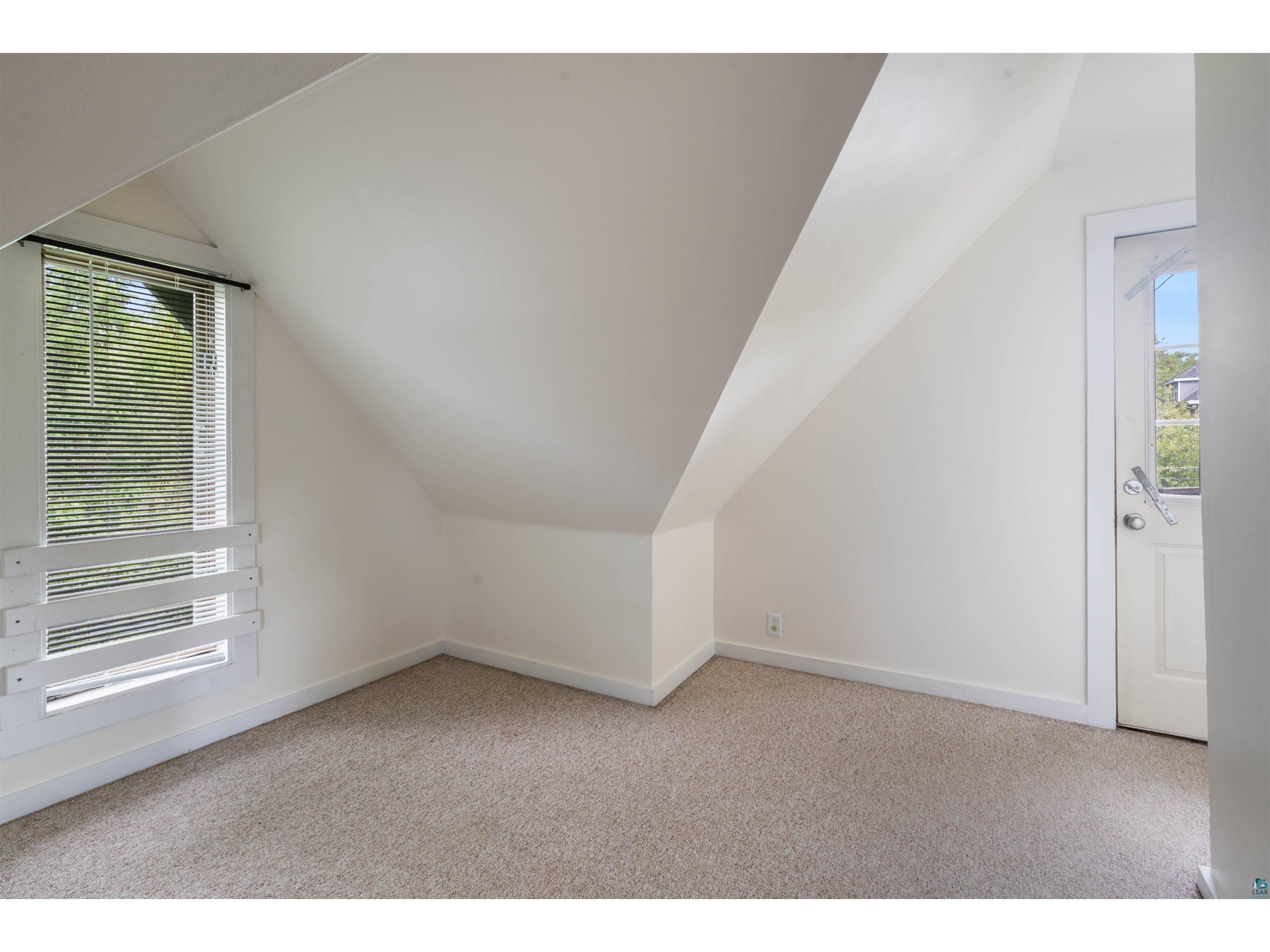 1511 E 4th St Duluth MN 55812 6125910 image25