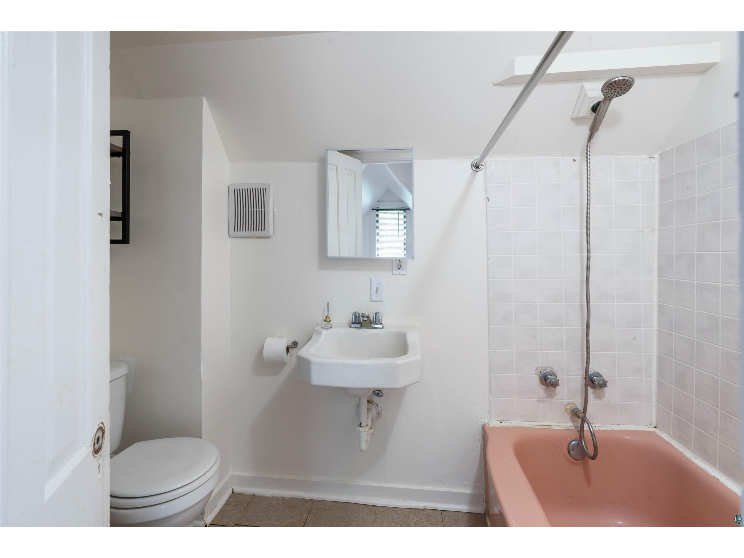 1511 E 4th St Duluth MN 55812 6125910 image26