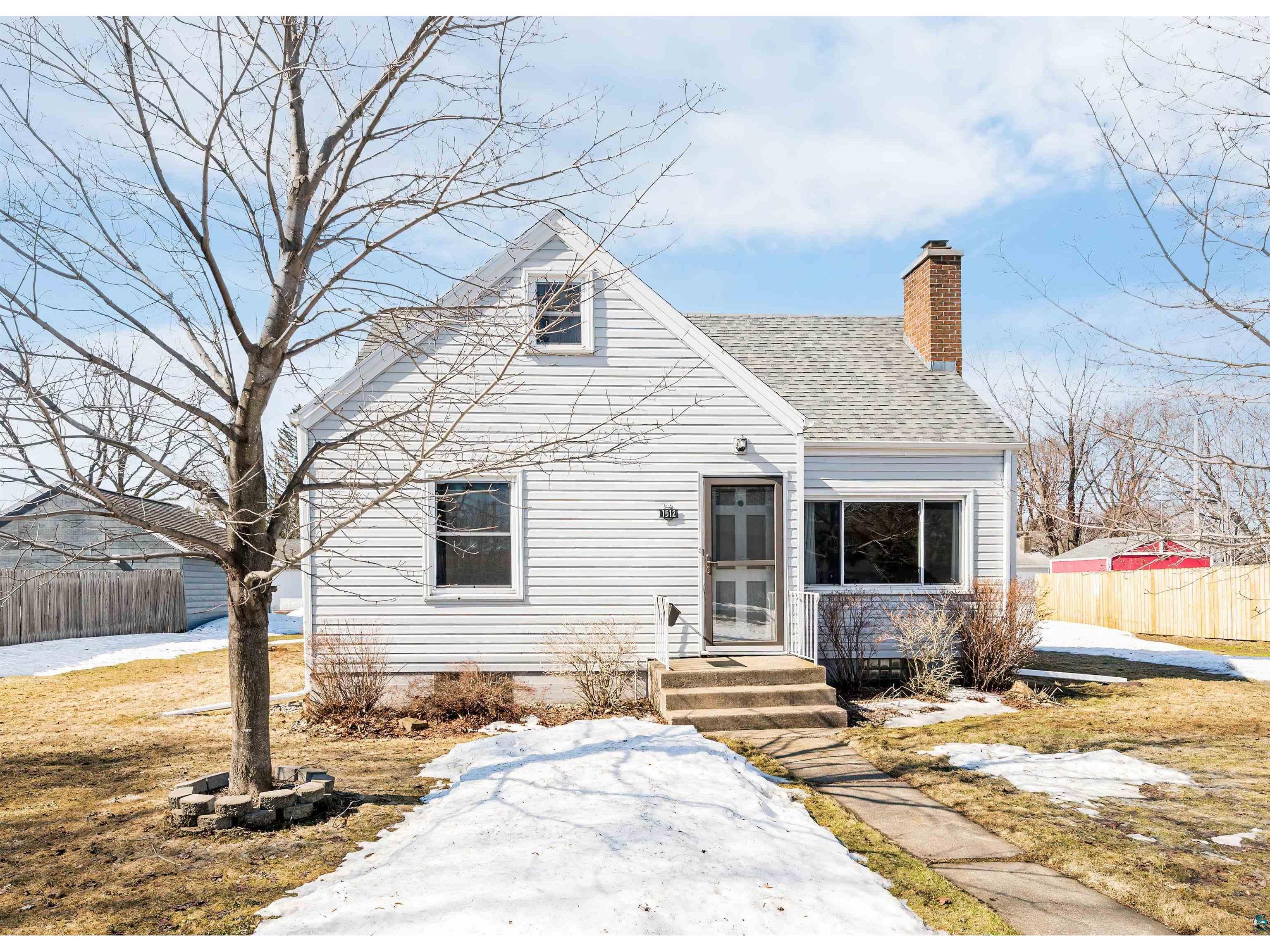1512 E 3rd St Superior WI 54880 6107628 image1