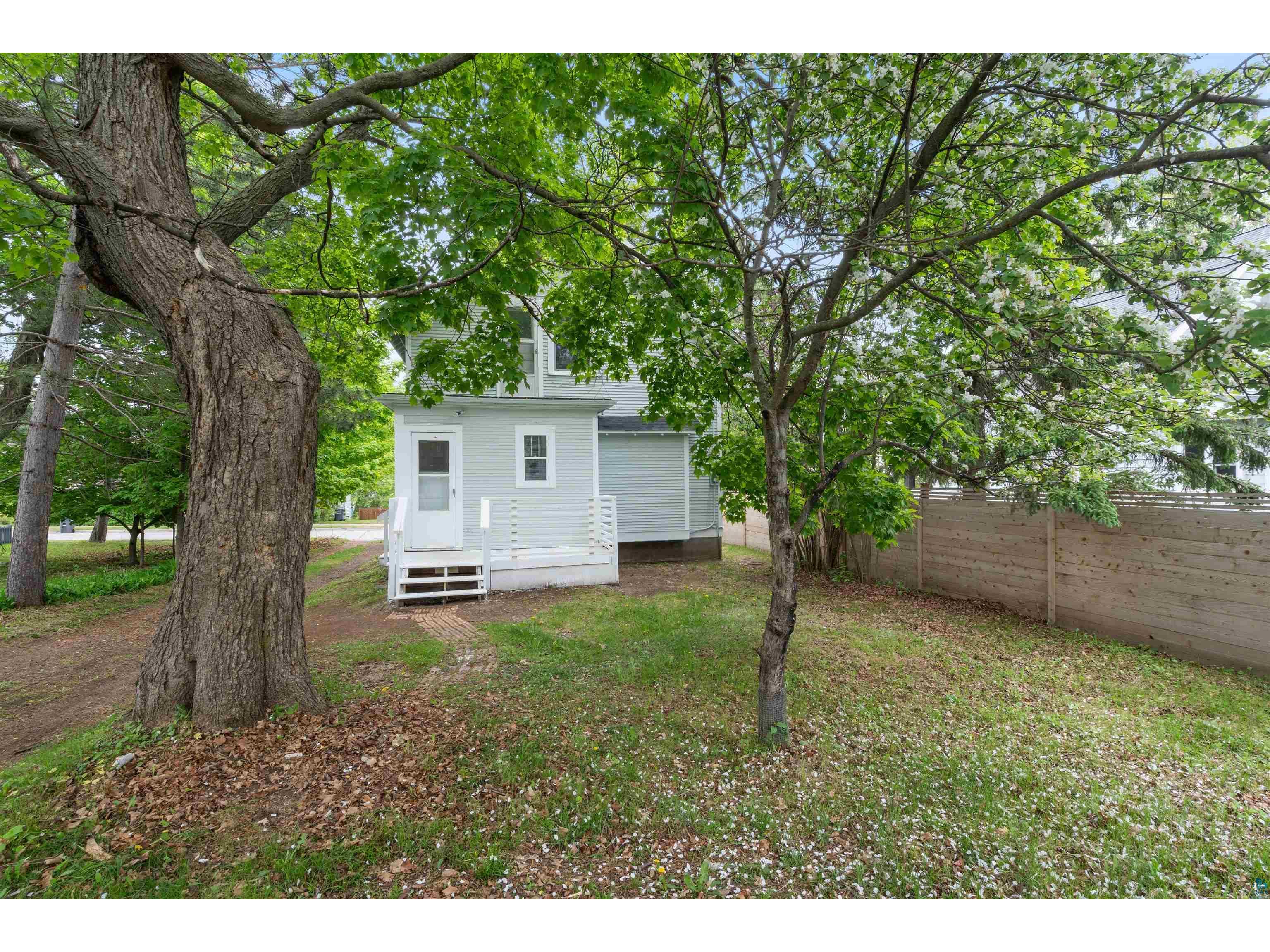 1515 N 8th Ave E Duluth MN 55805 6125894 image25