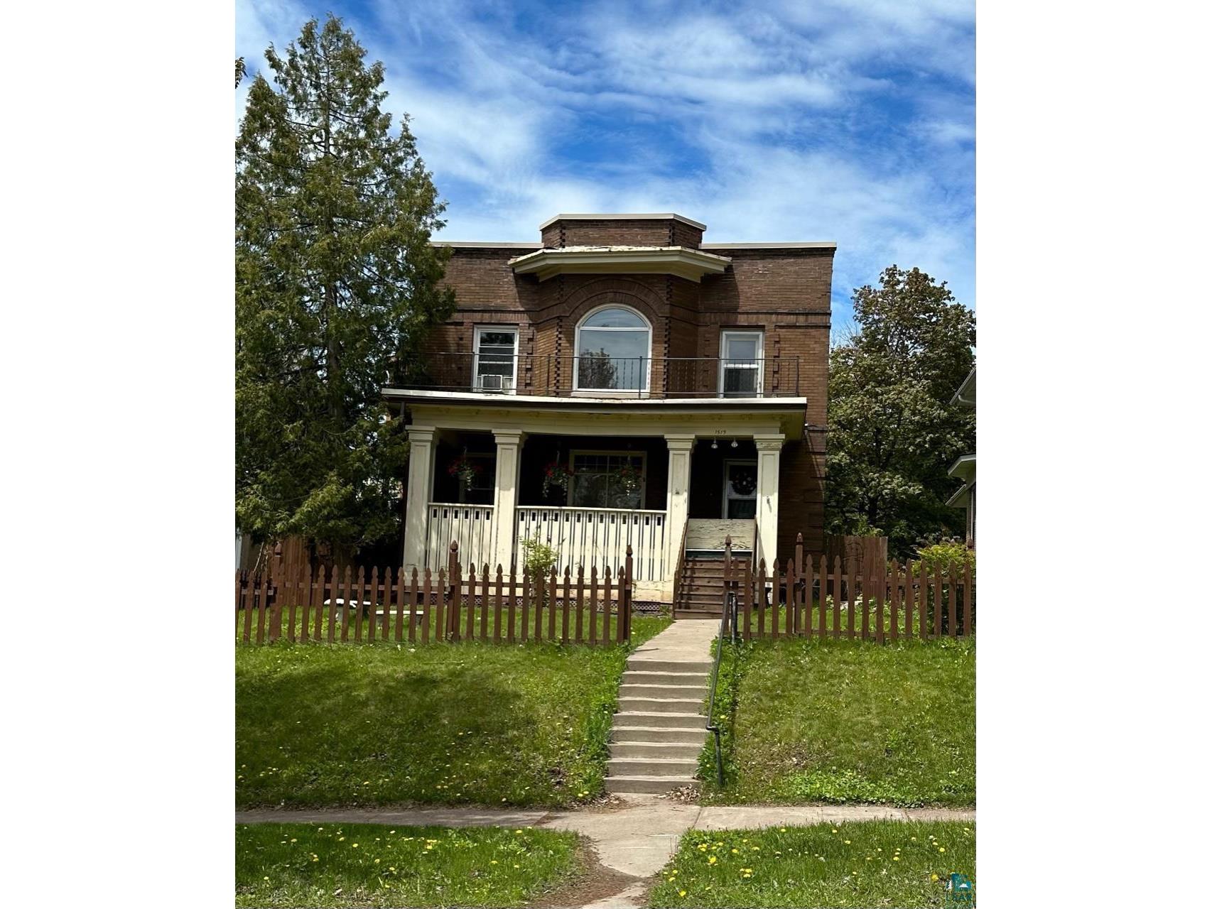 1519 E 2nd St Duluth MN 55812 6119644 image1