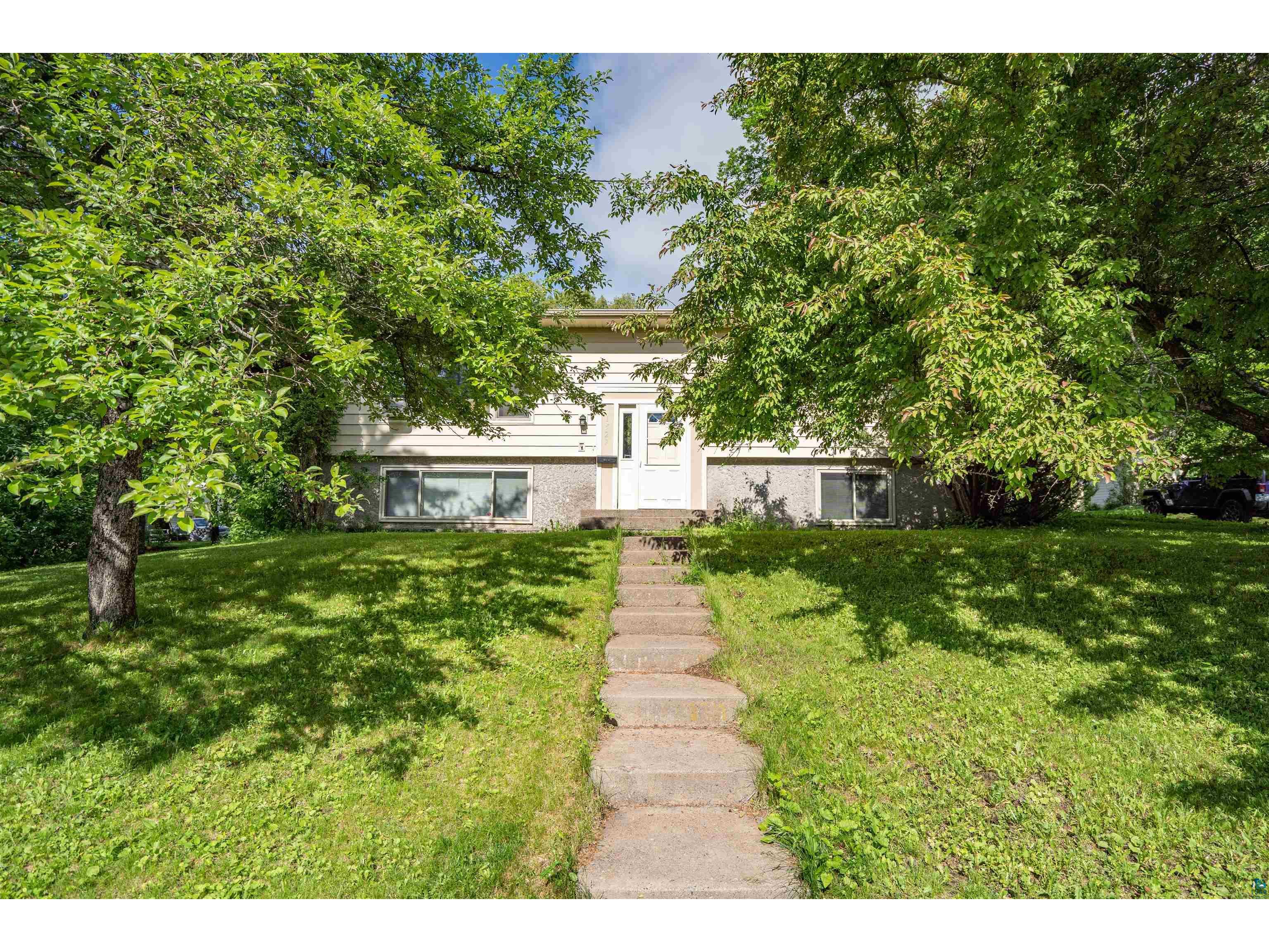 1527 N 8th Ave E Duluth MN 55811 6107522 image1