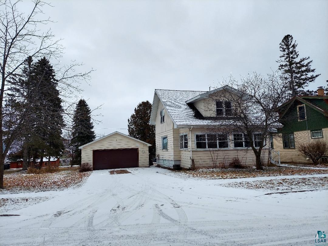 16 E 4th St Washburn WI 54891 6117588 image1