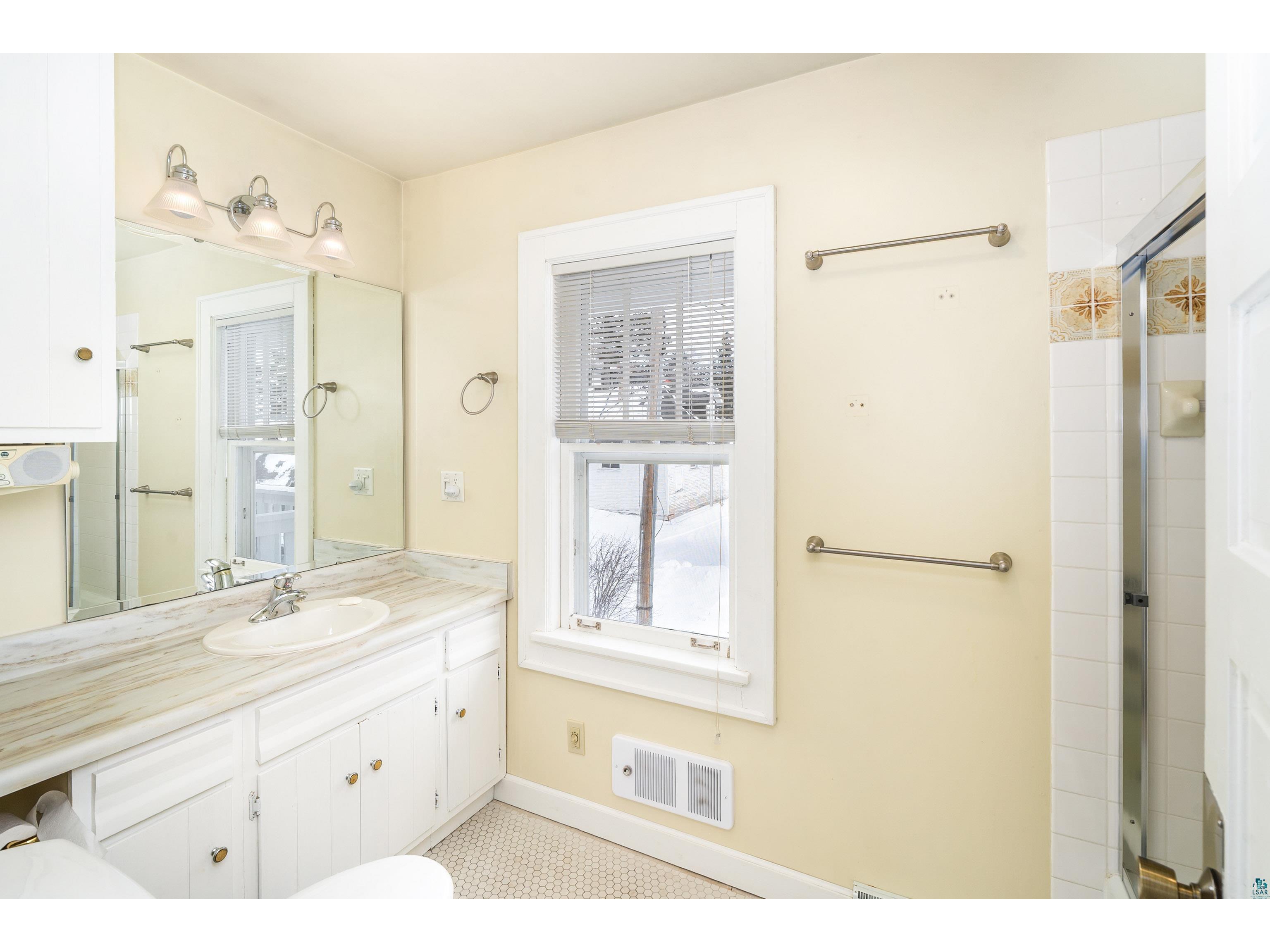 16 S 25th Ave E Duluth MN 55812 6124103 image27