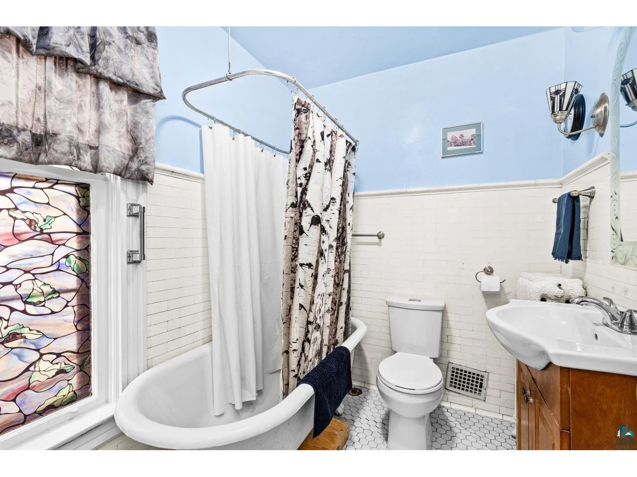 1601 E 4th St Duluth MN 55812 6126901 image27