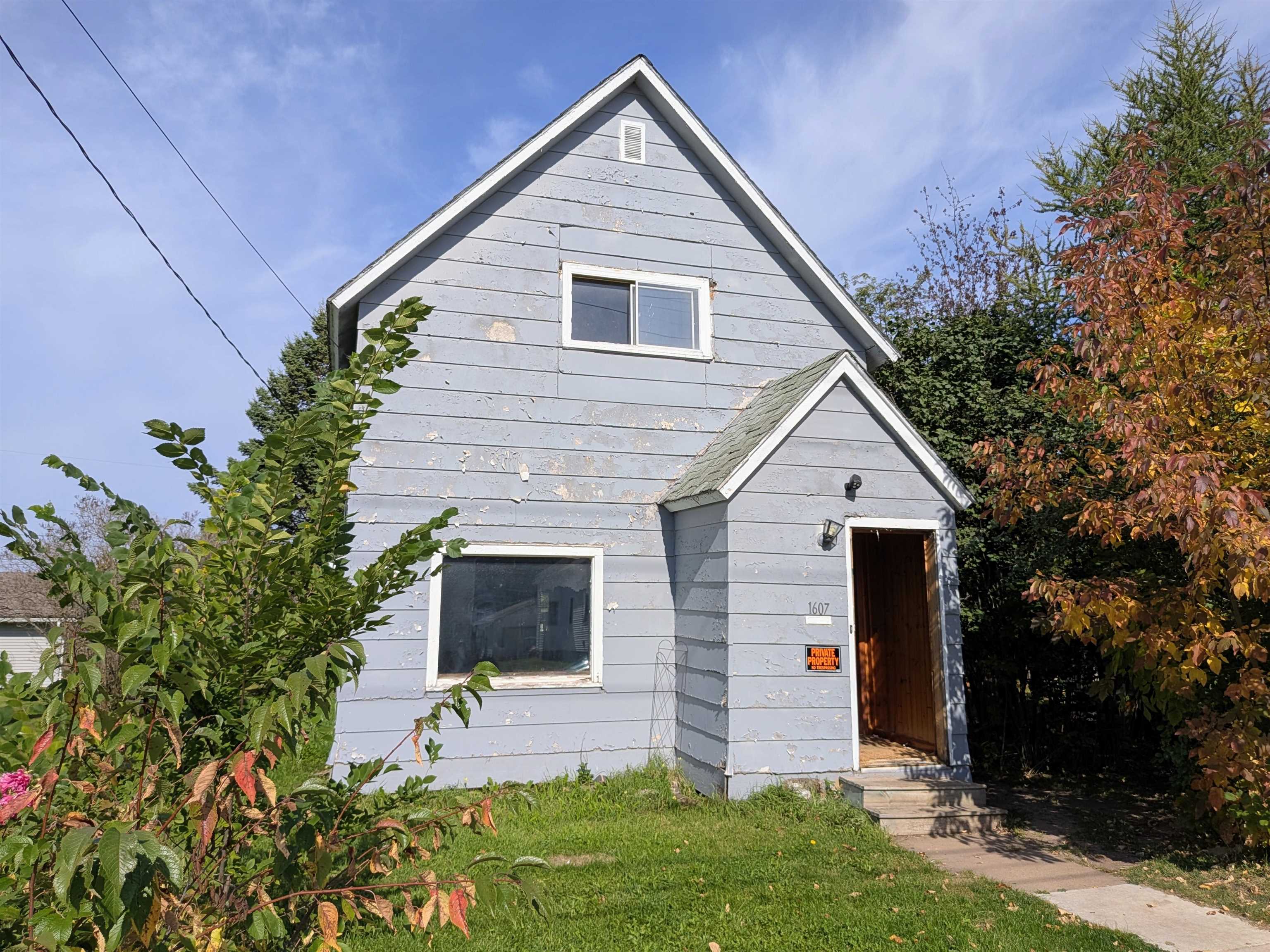 1607 6th St E Ashland WI 54806 6122216 image1