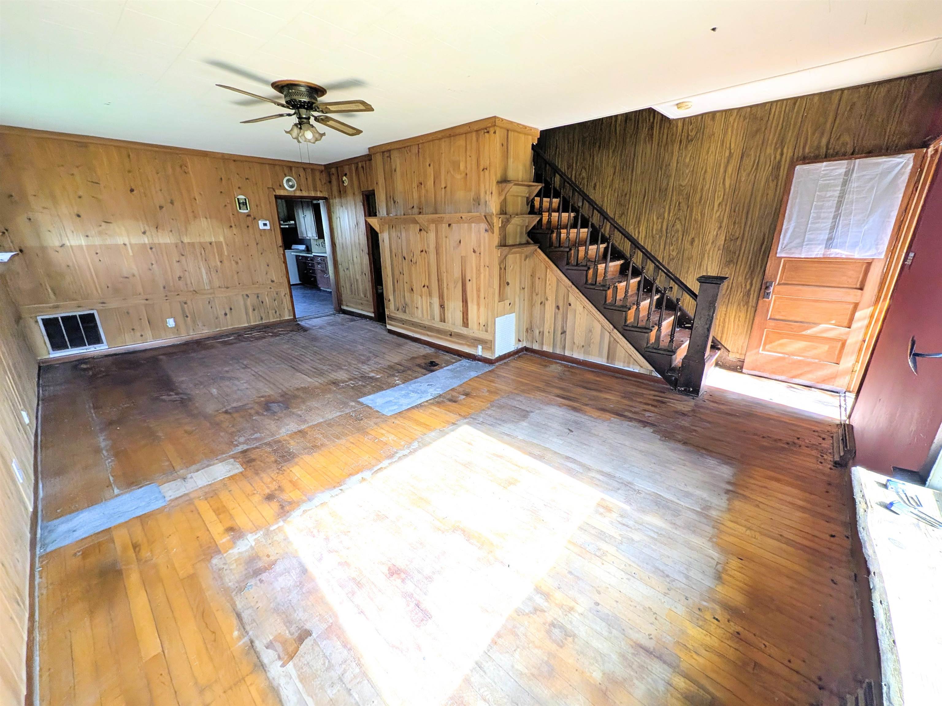 1607 6th St E Ashland WI 54806 6122216 image2