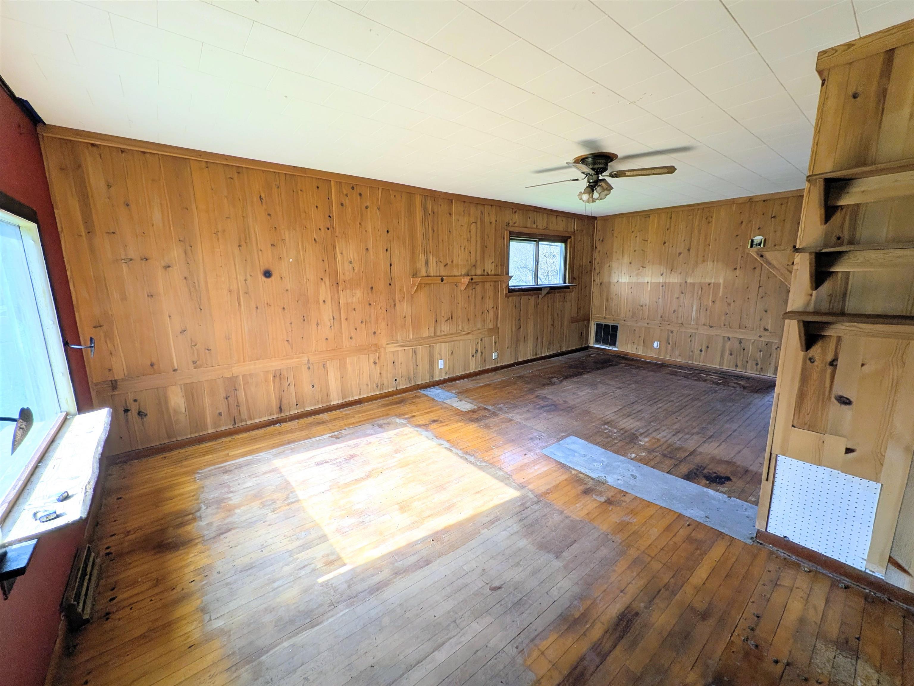 1607 6th St E Ashland WI 54806 6122216 image3