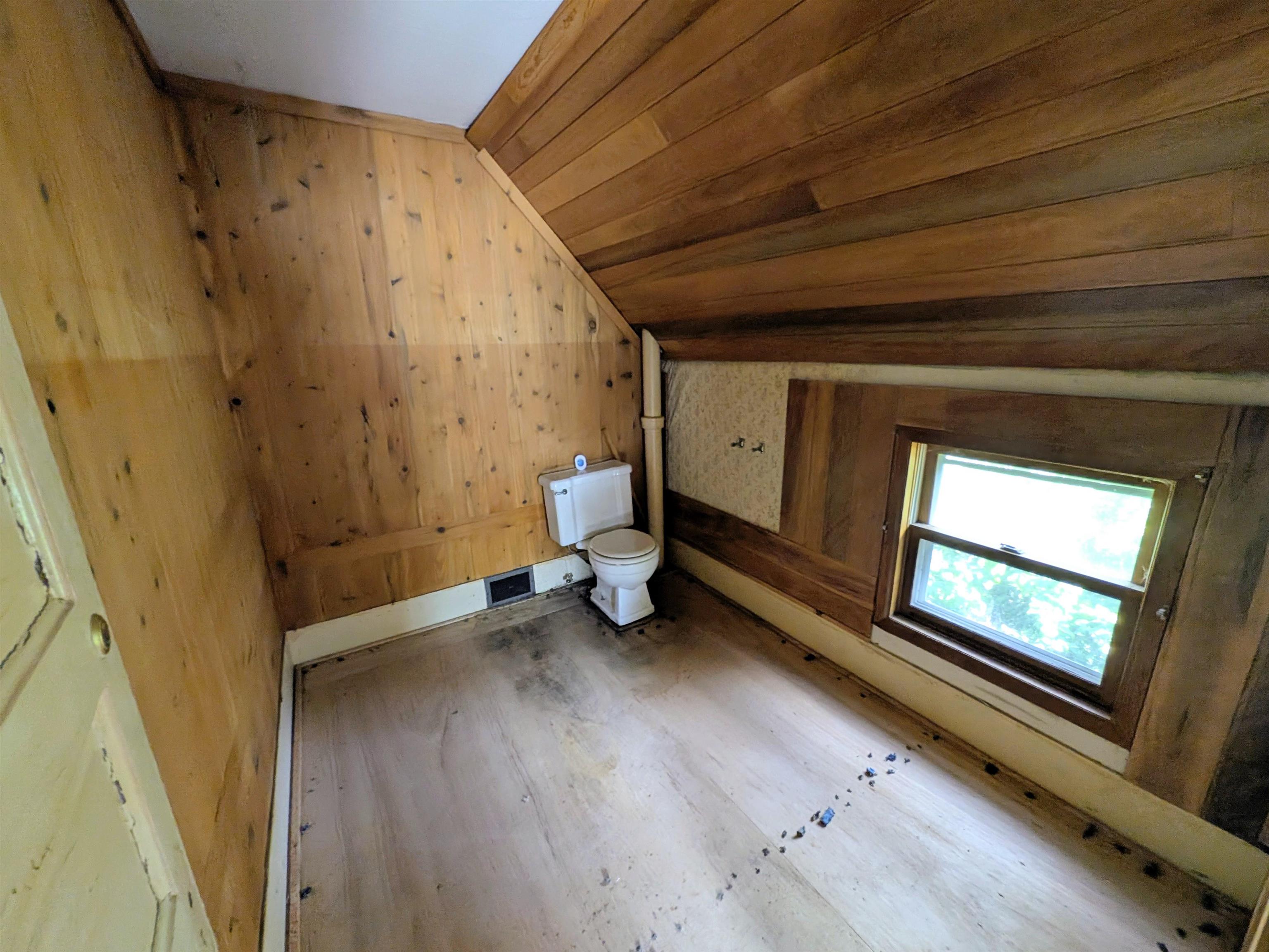 1607 6th St E Ashland WI 54806 6122216 image8