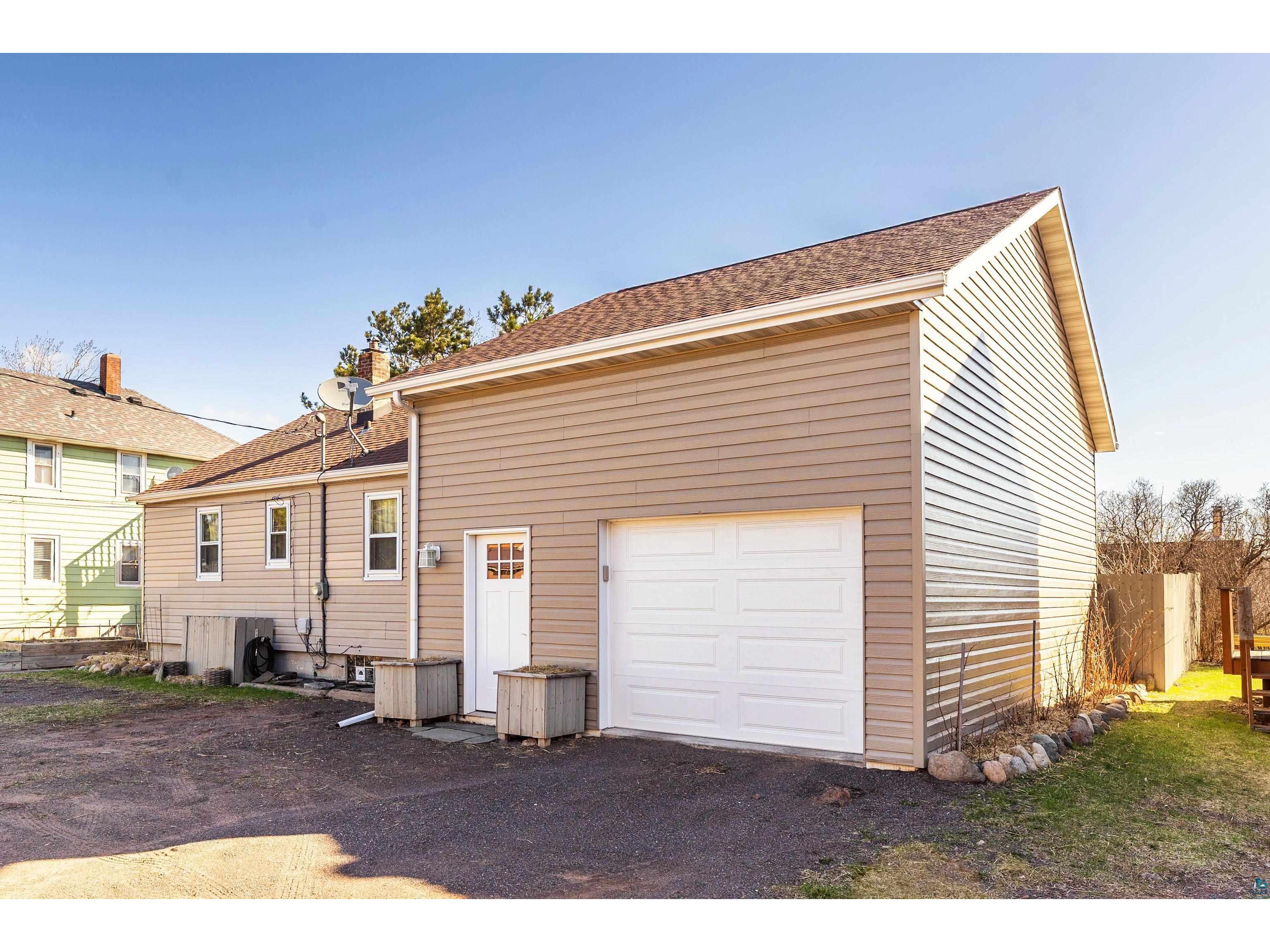 1611 S Lake Ave Duluth MN 55802 - Lake Superior 6124850 image33