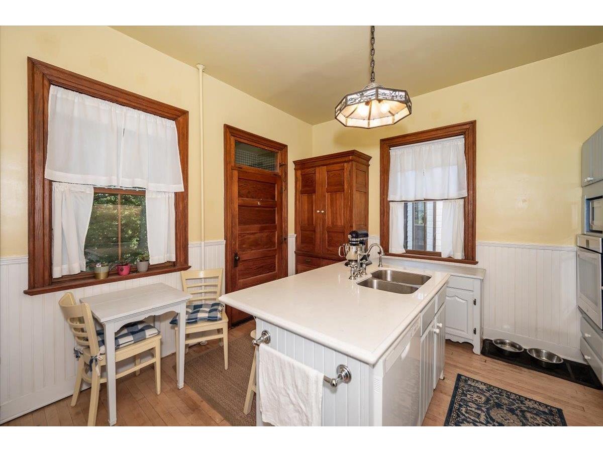 1616 E 1st St Duluth MN 55812 6121618 image18